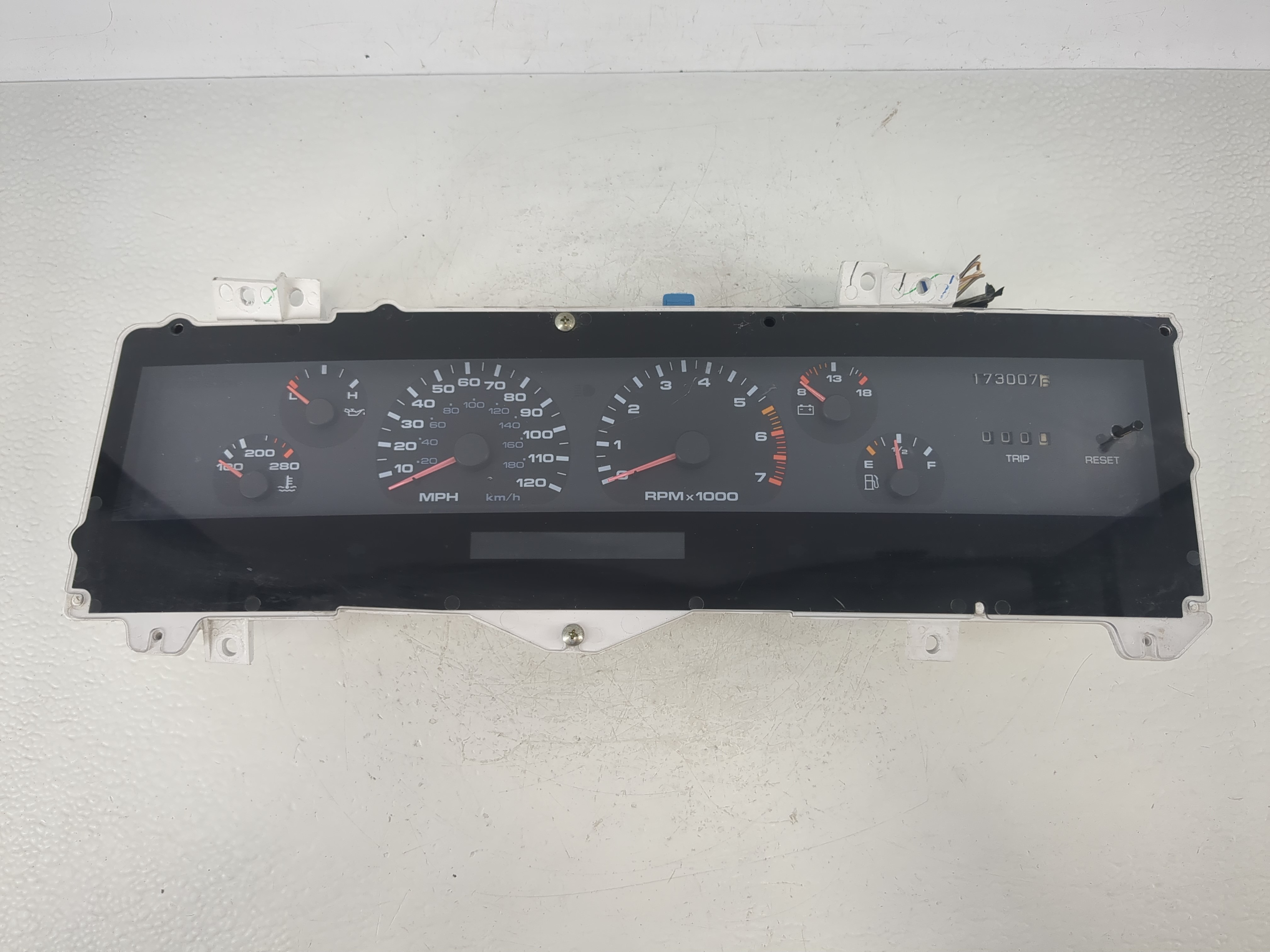 1993 Oldsmobile Cutlass Supreme Speedometer Instrument Cluster Gauges 1145732 - Oemusedautoparts1.com