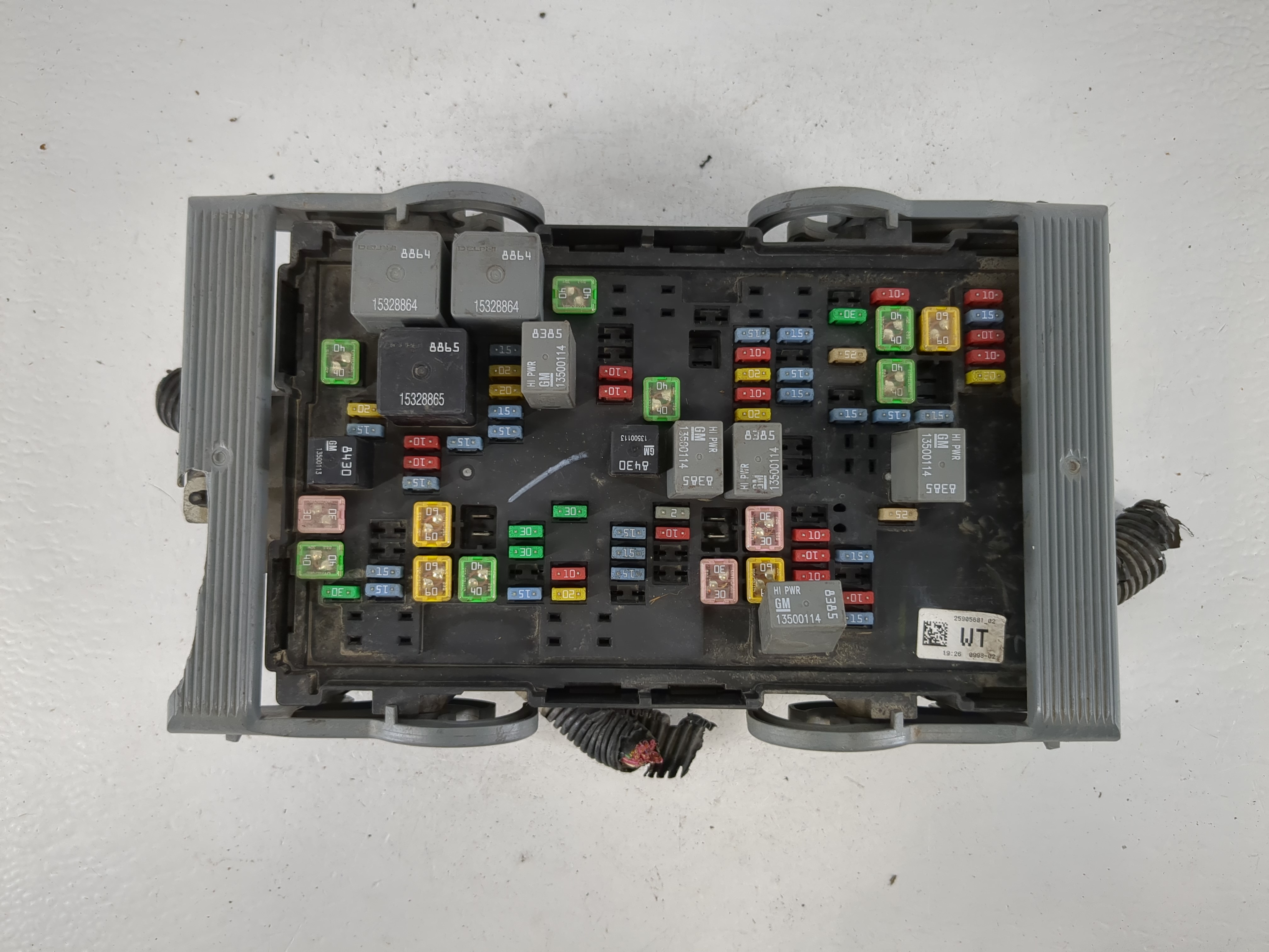 2008-2009 Cadillac Escalade Fusebox Fuse Box Relay Module 25905681 1145775 - Oemusedautoparts1.com