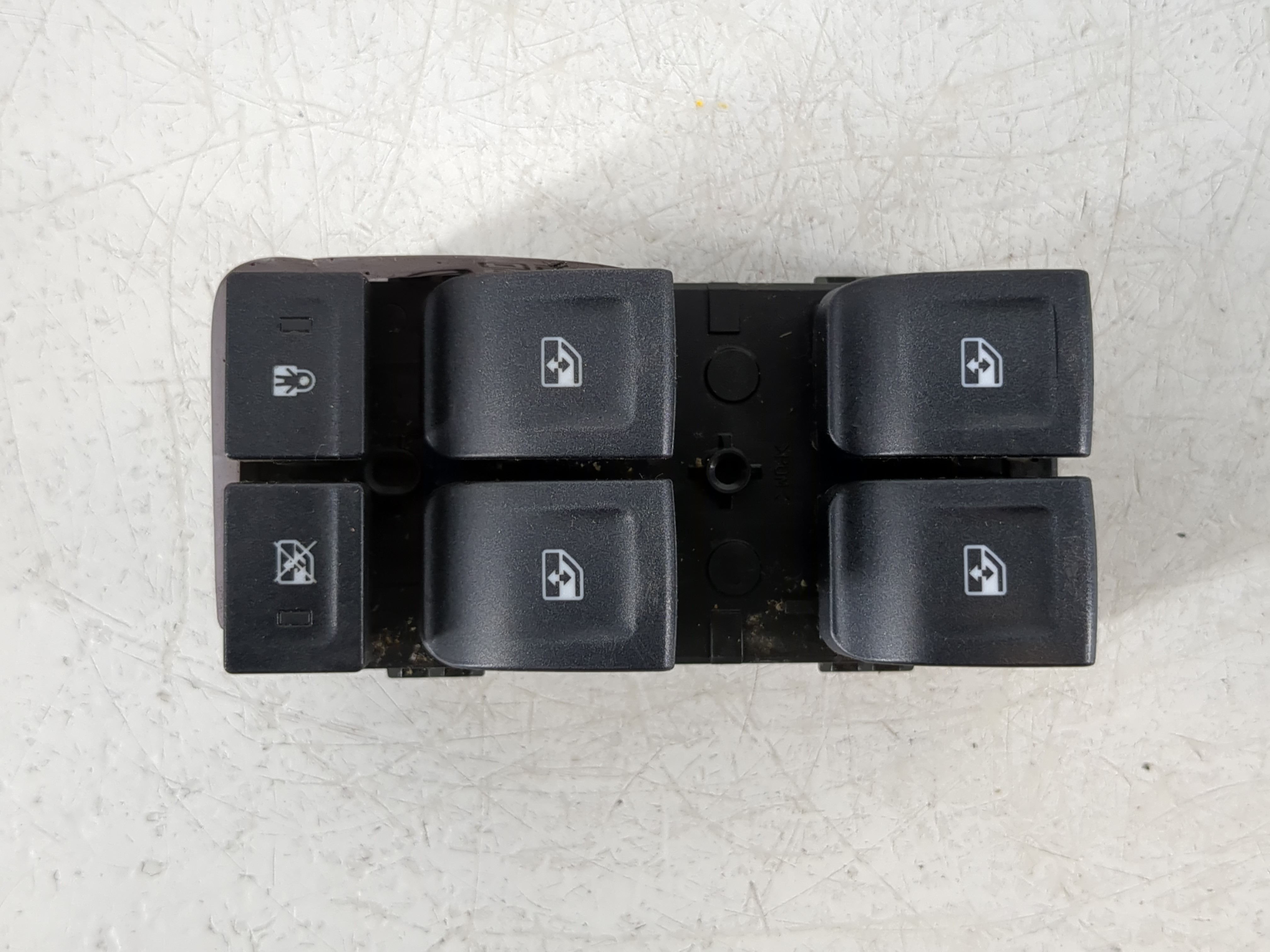 2014-2019 Gmc Sierra 1500 Driver Left Door Master Power Window Switch 1145819 - Oemusedautoparts1.com