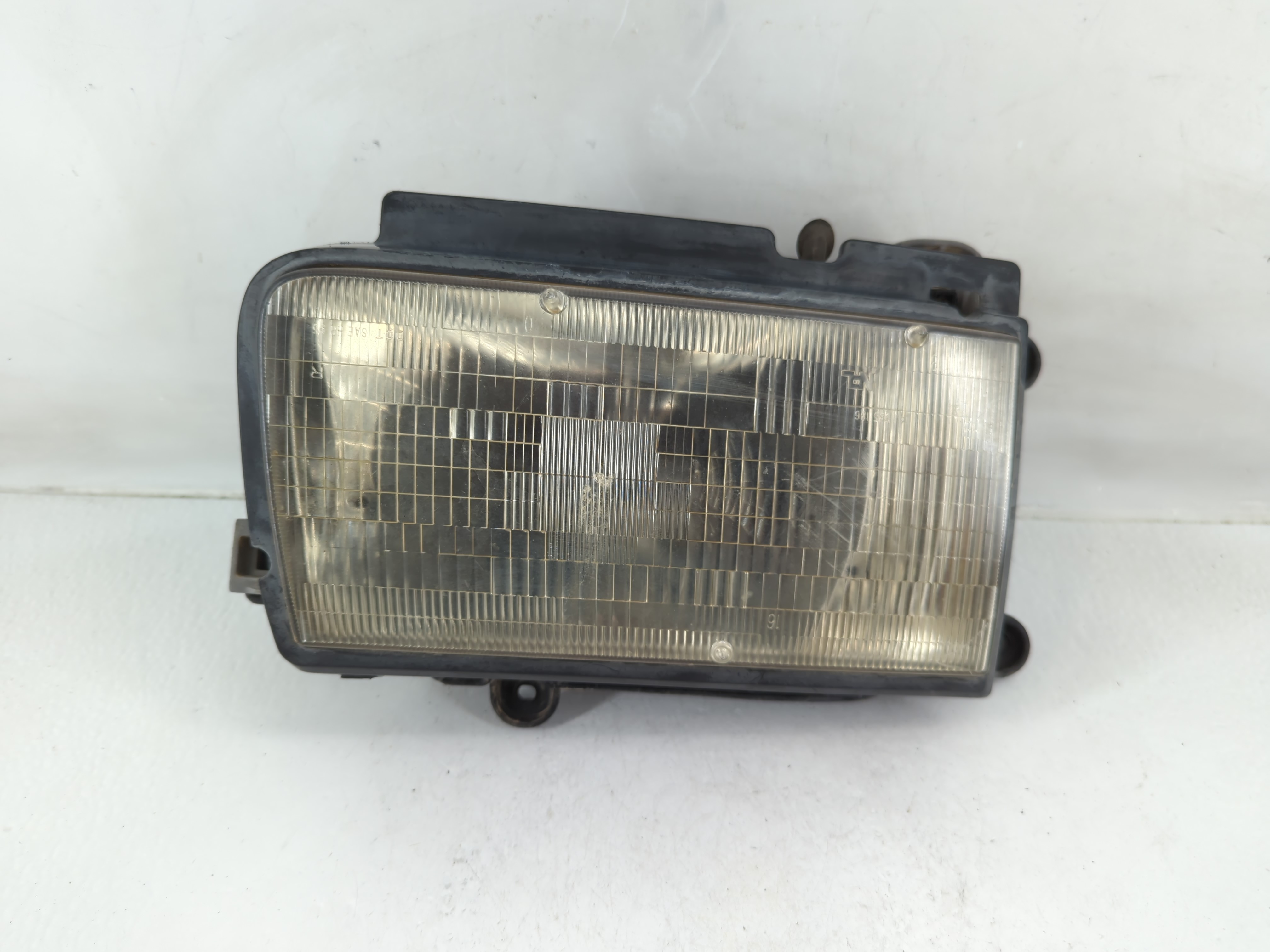1999 Isuzu Rodeo Passenger Right Oem Head Light Headlight Lamp 1145909 - Oemusedautoparts1.com