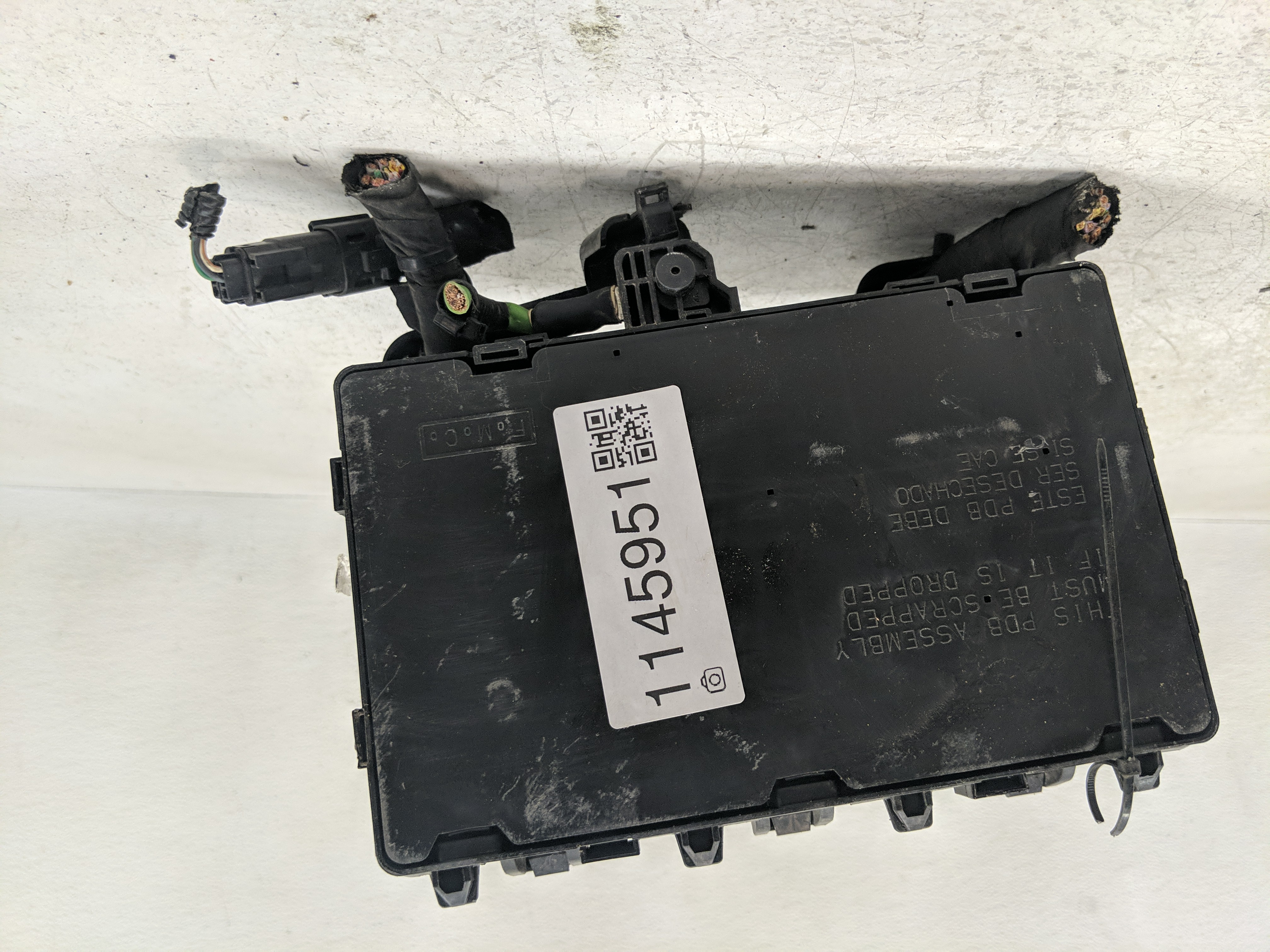 2017-2020 Ford Fusion Fusebox Fuse Box Relay Module Hg9t14d068bc 1145951 - Oemusedautoparts1.com