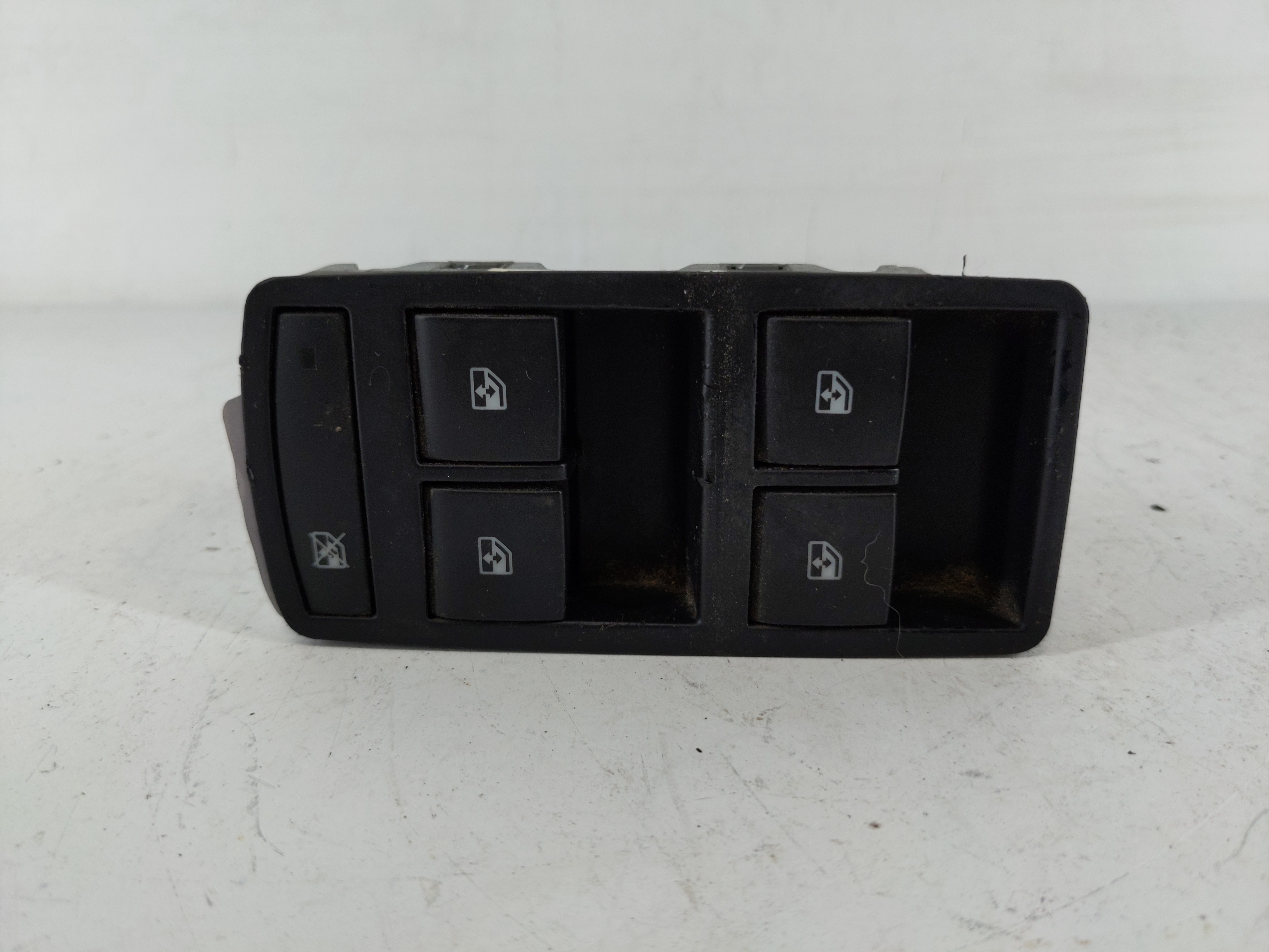 2014-2017 Buick Regal Driver Left Door Master Power Window Switch 1145964 - Oemusedautoparts1.com