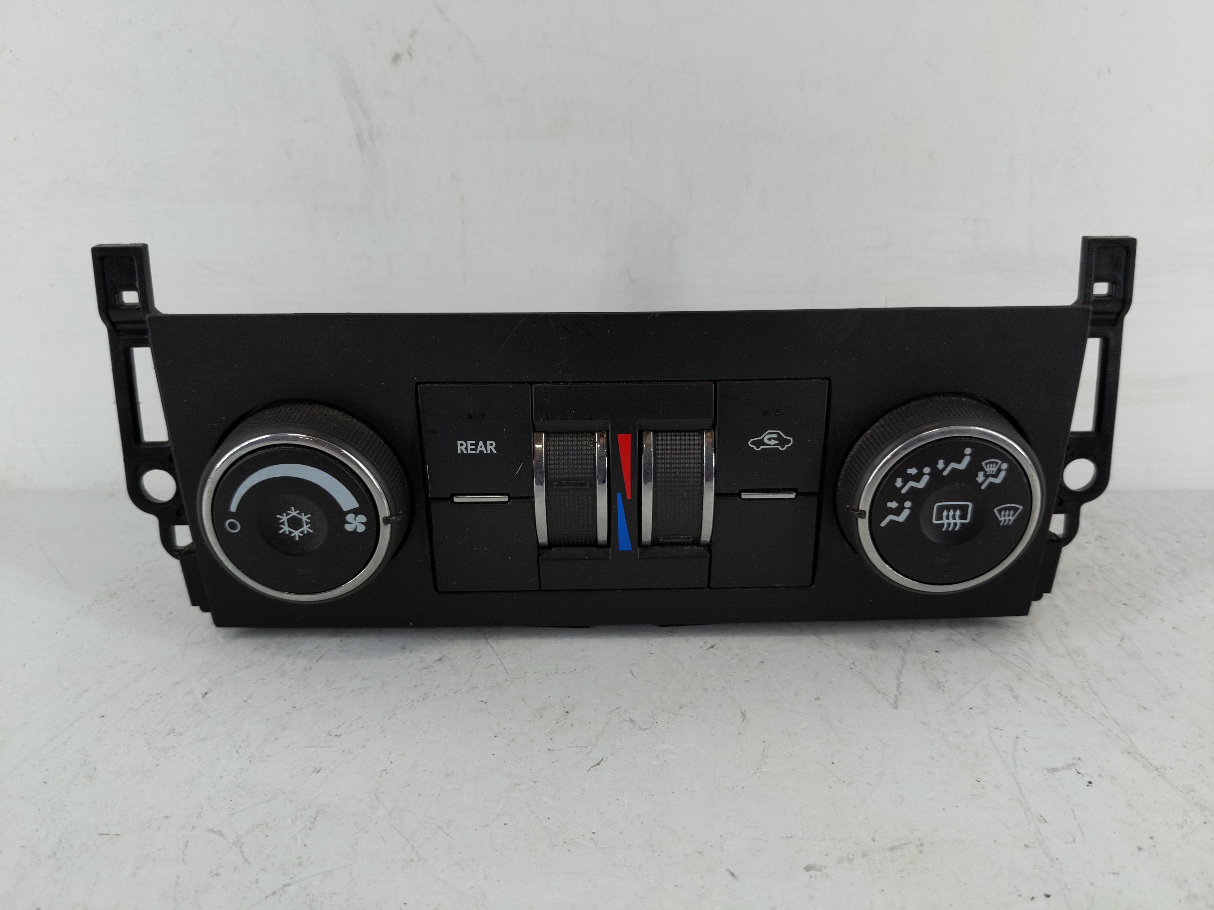 2012-2014 Chevrolet Tahoe Ac Heater Climate Control 22879021 1146018 - Oemusedautoparts1.com