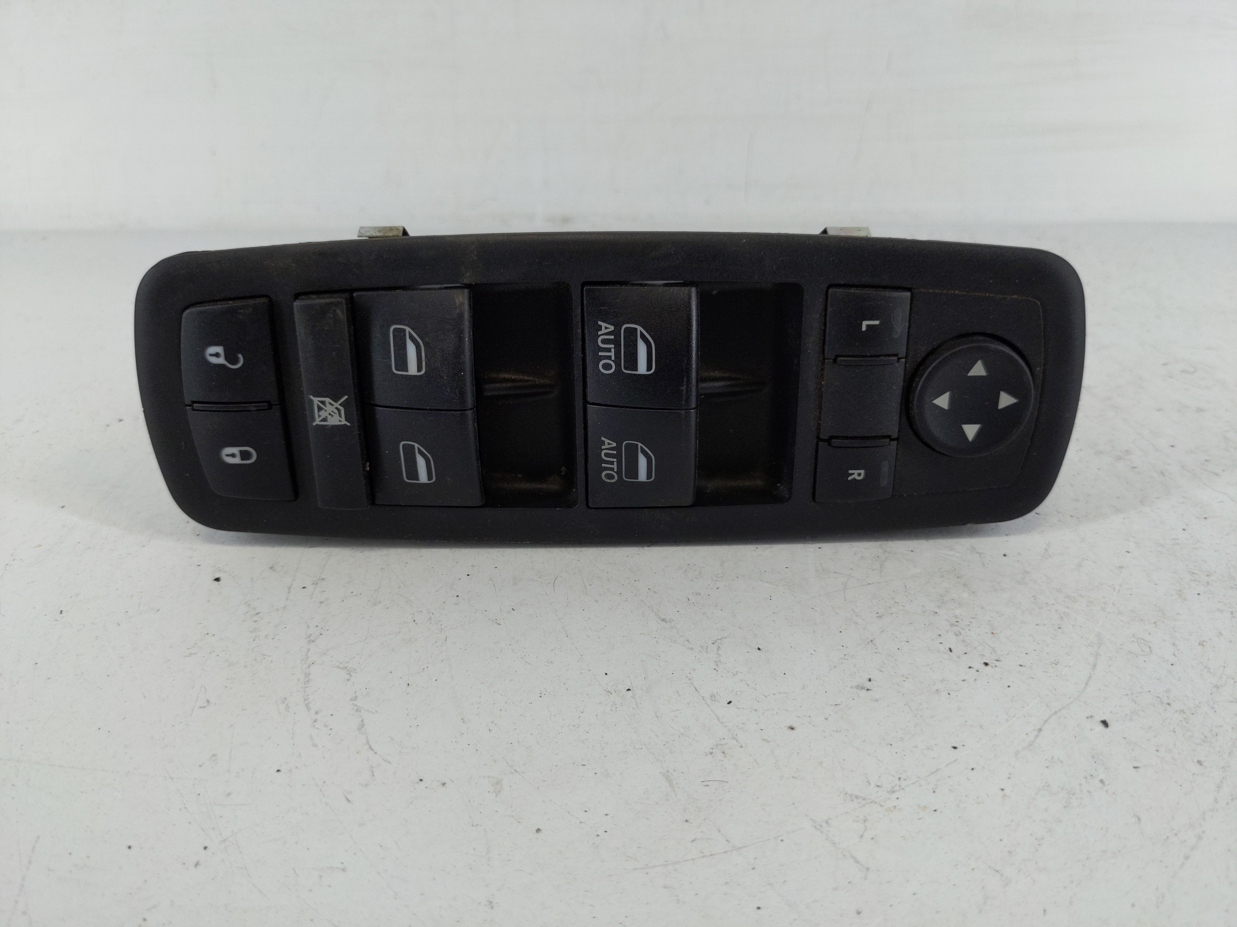 Dodge Ram 1500 Driver Left Door Master Power Window Switch P56046823ae 1146073 - Oemusedautoparts1.com