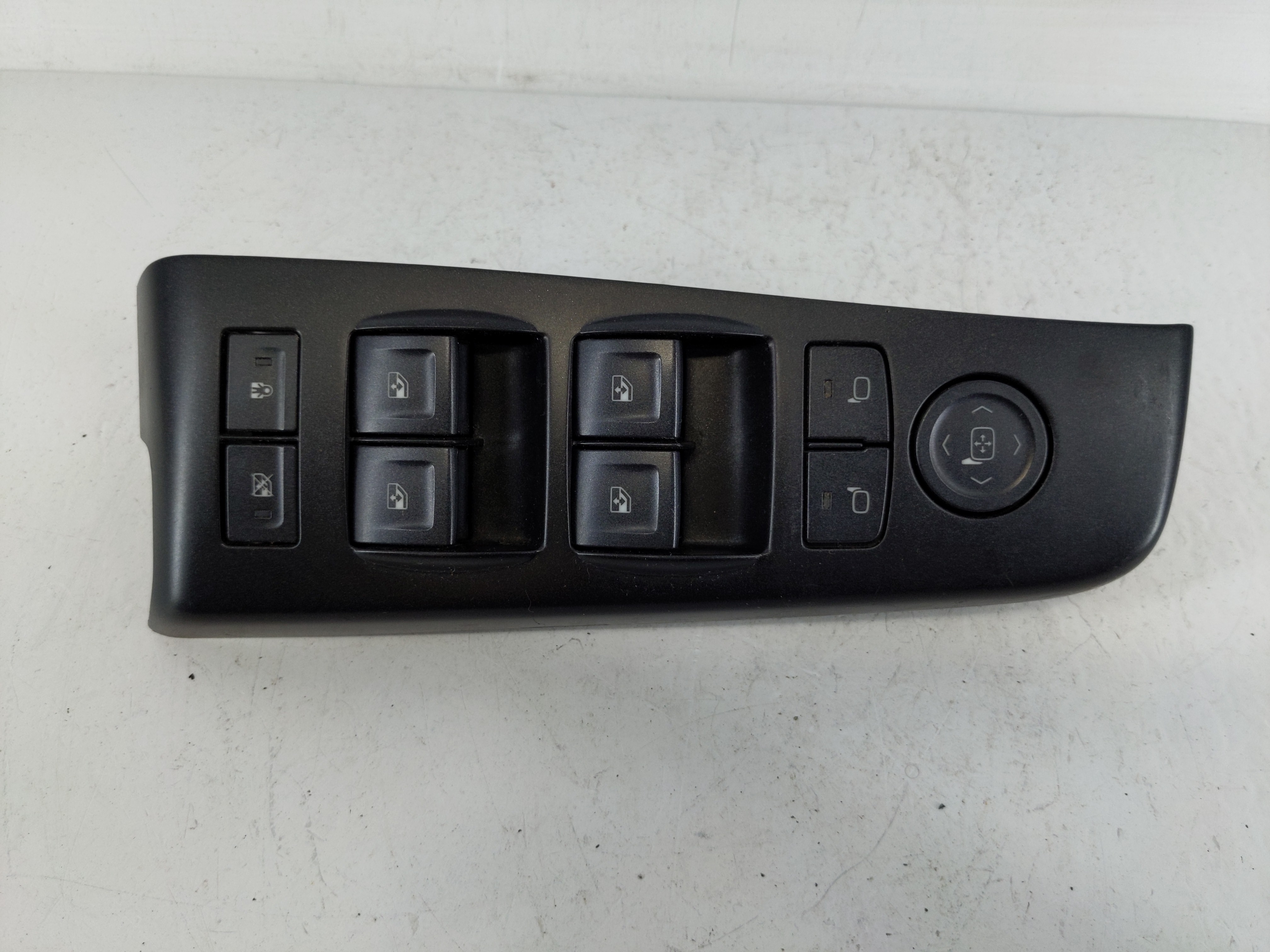 Picture of 2015-2020 Chevrolet Tahoe Driver Left Door Master Power Window Switch 1146075