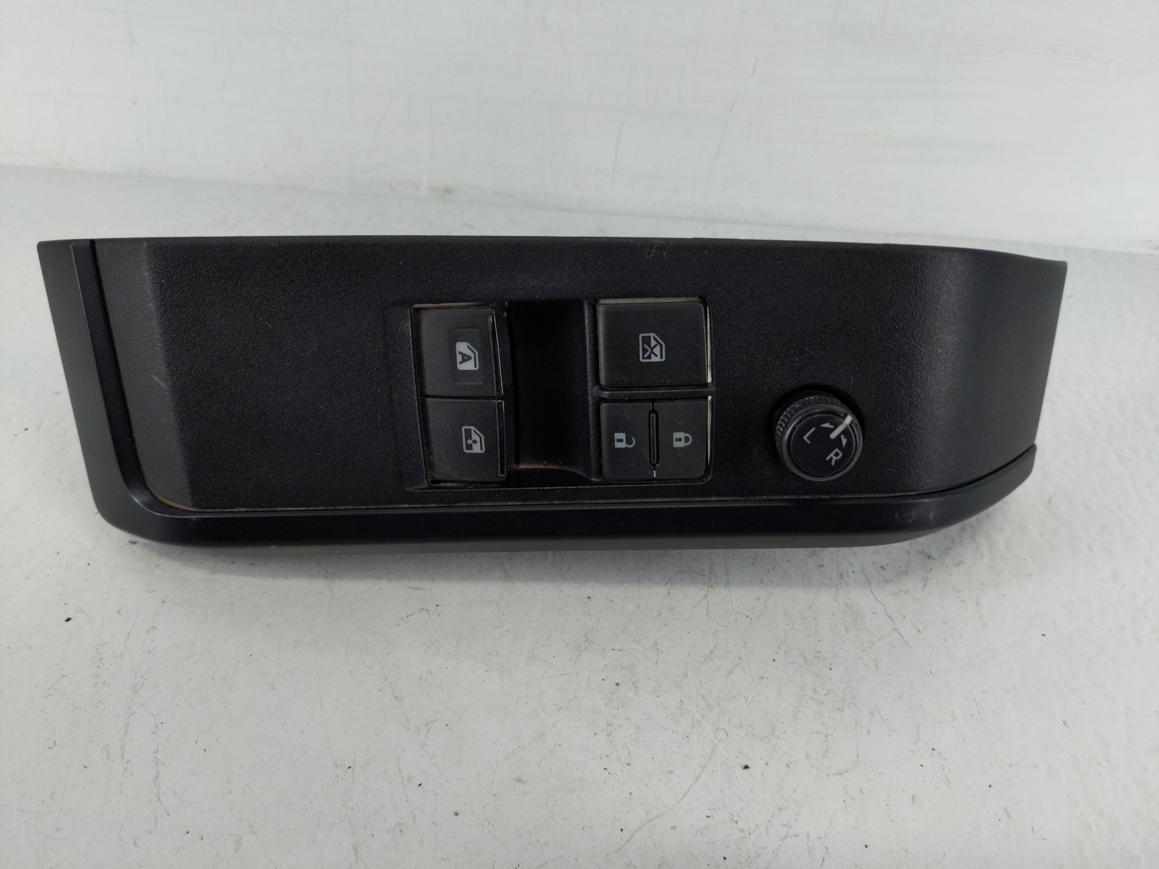 2016-2022 Toyota Tacoma Driver Left Door Master Power Window Switch 1146081 - Oemusedautoparts1.com