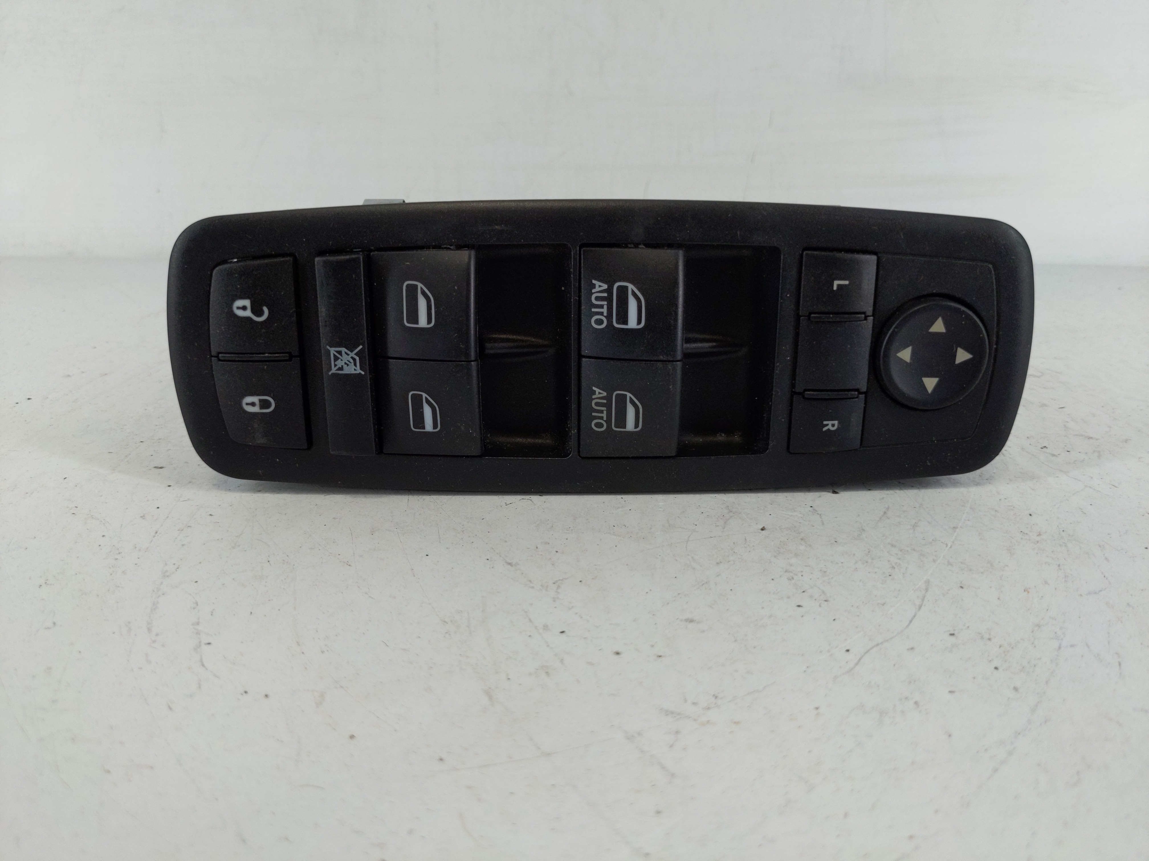 2015-2022 Jeep Cherokee Driver Left Door Master Power Window Switch 1146093 - Oemusedautoparts1.com