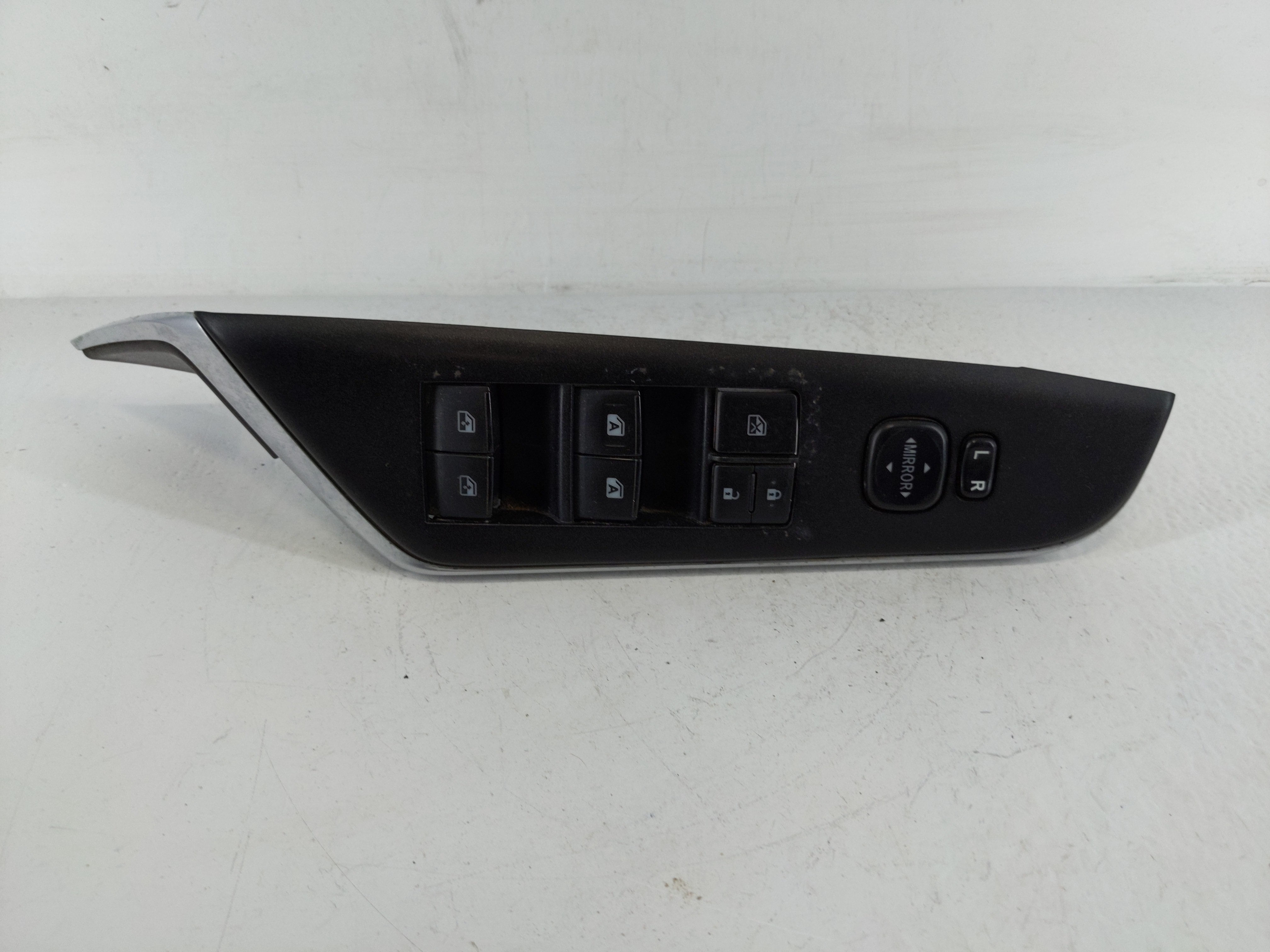 Picture of 2015-2017 Toyota Camry Driver Left Door Master Power Window Switch 1146094