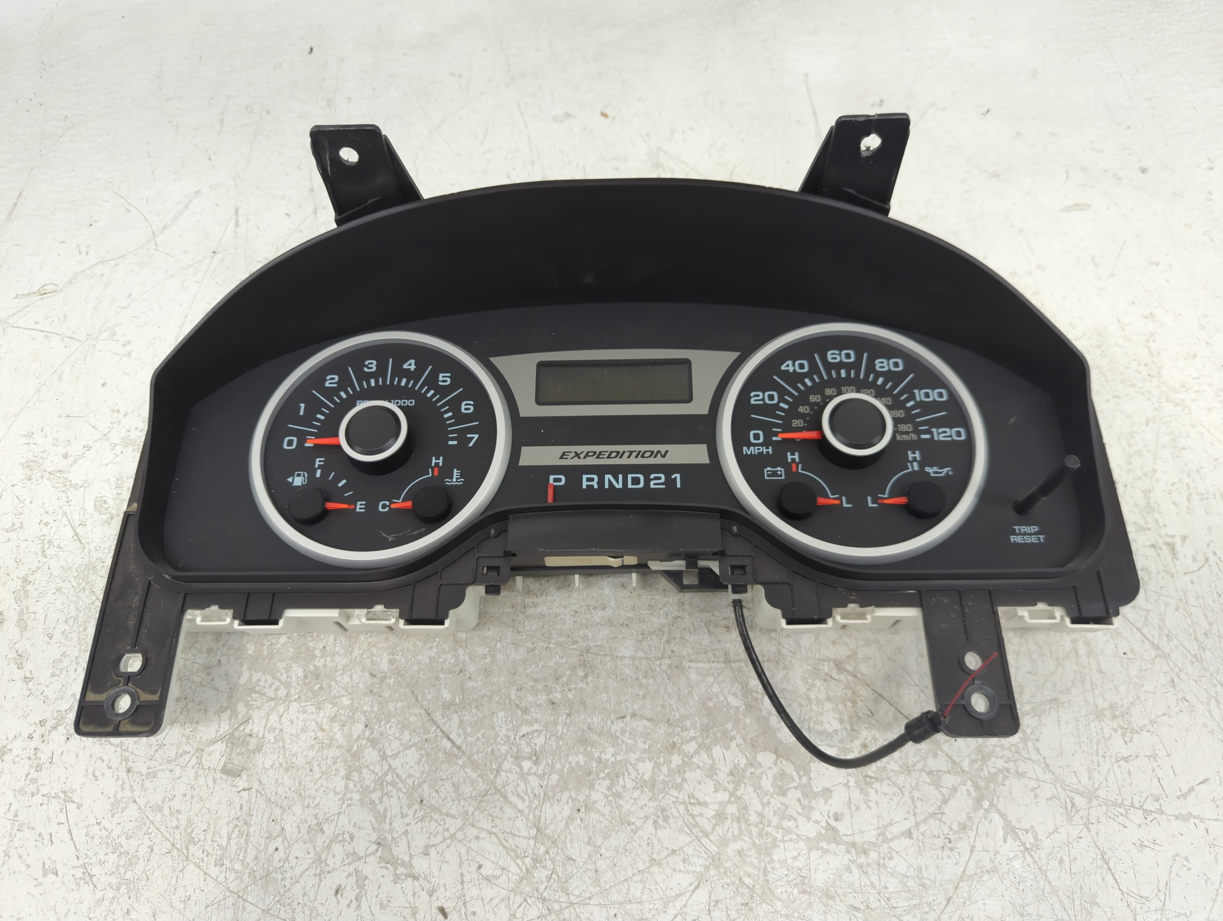 Picture of 2006 Ford Expedition Speedometer Instrument Cluster Gauges 1146114
