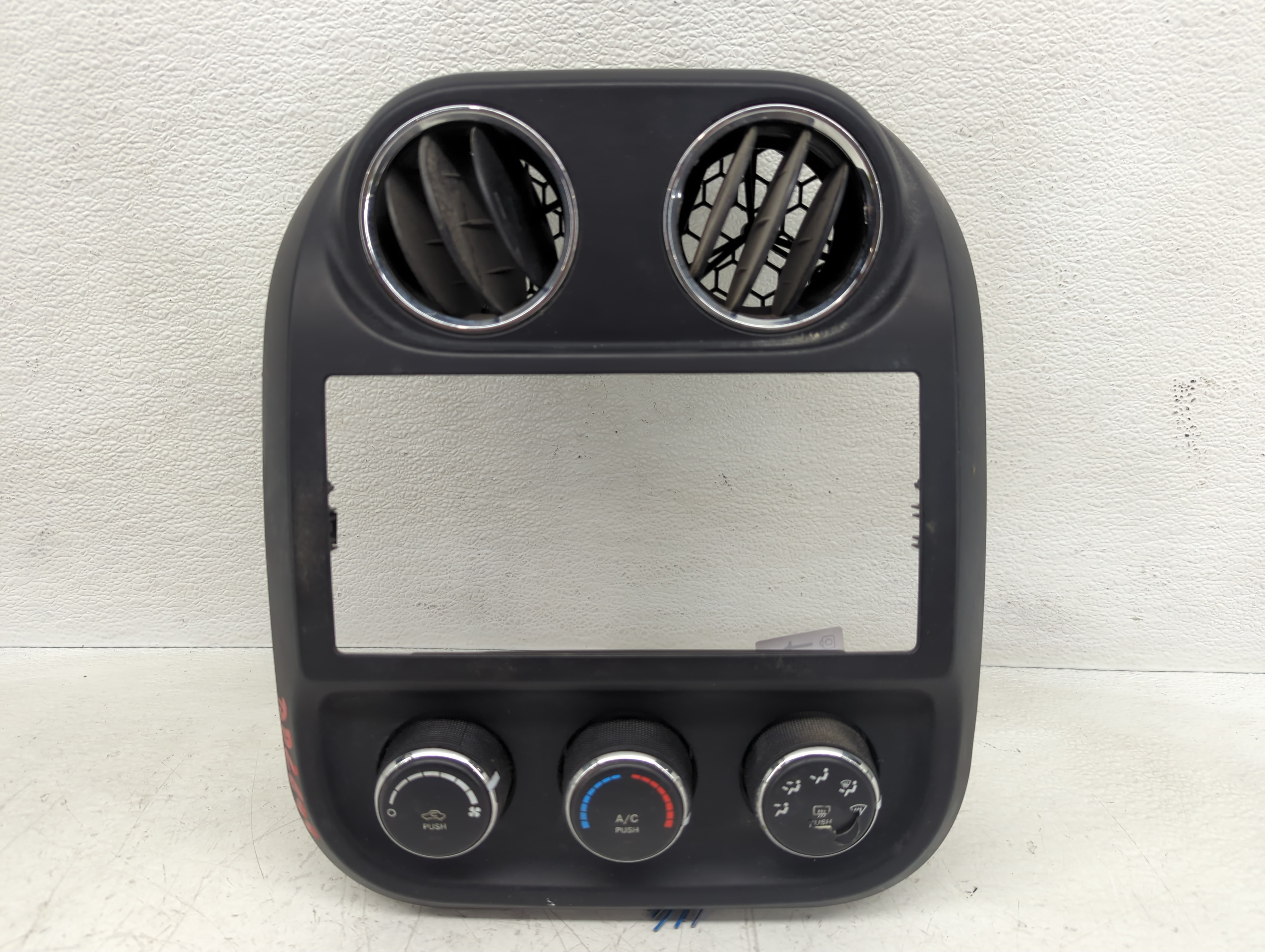 Jeep Compass Ac Heater Climate Control P55111278ae 1146189 - Oemusedautoparts1.com