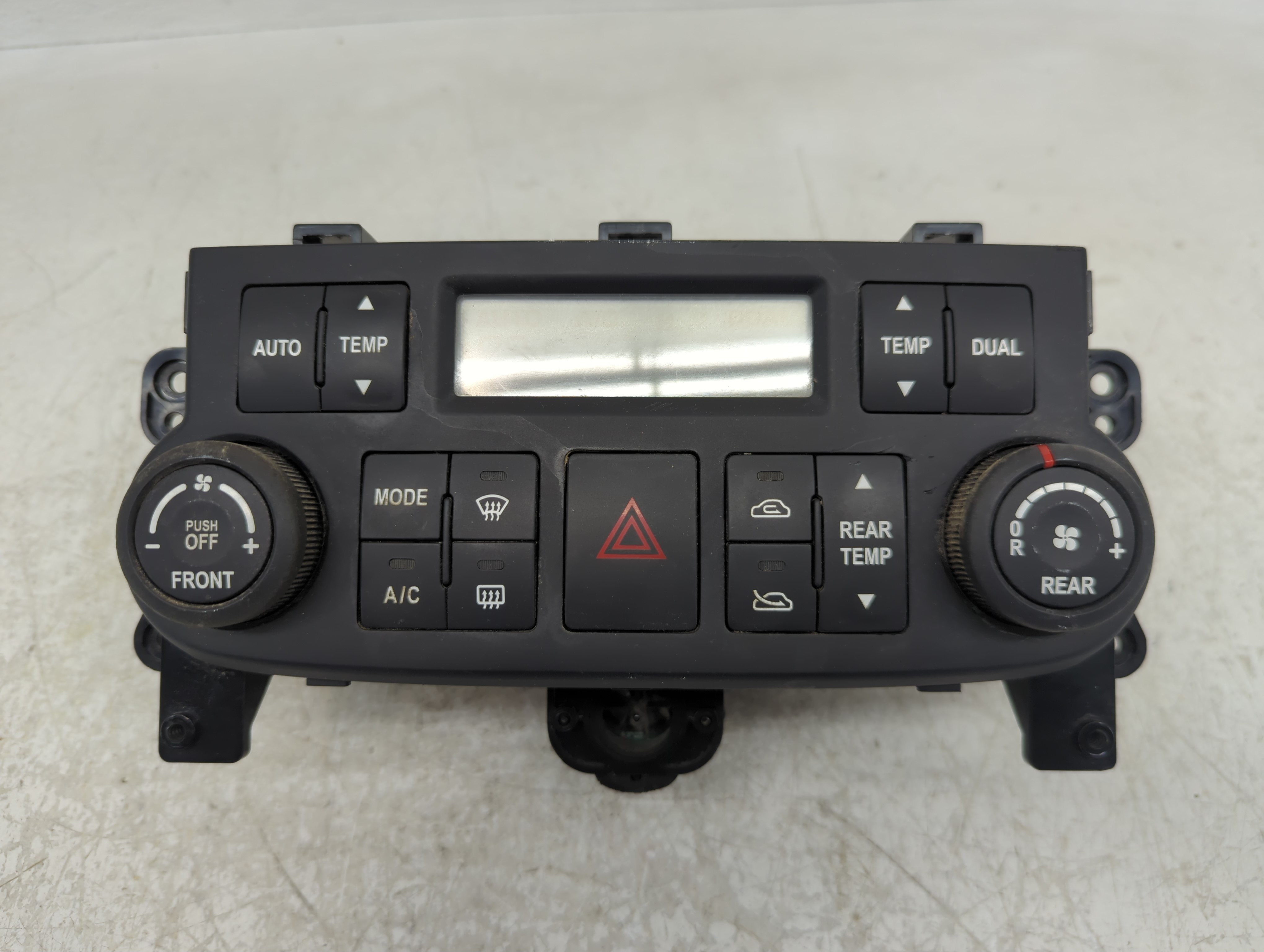2007-2010 Hyundai Entourage Ac Heater Roof Climate Control 97250-4d200 1146191 - Oemusedautoparts1.com