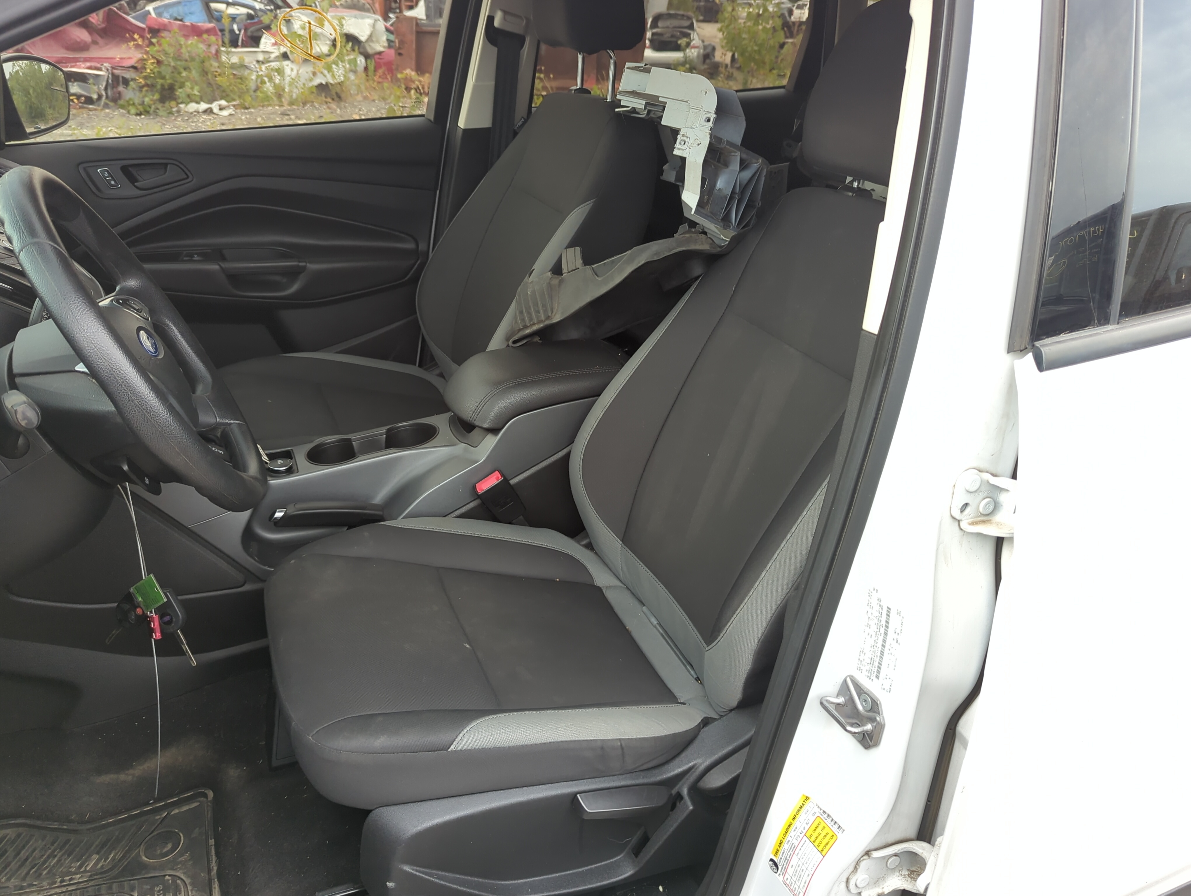 2014-2015 Ford Escape Driver Front Seat Oem 1146532 - Oemusedautoparts1.com