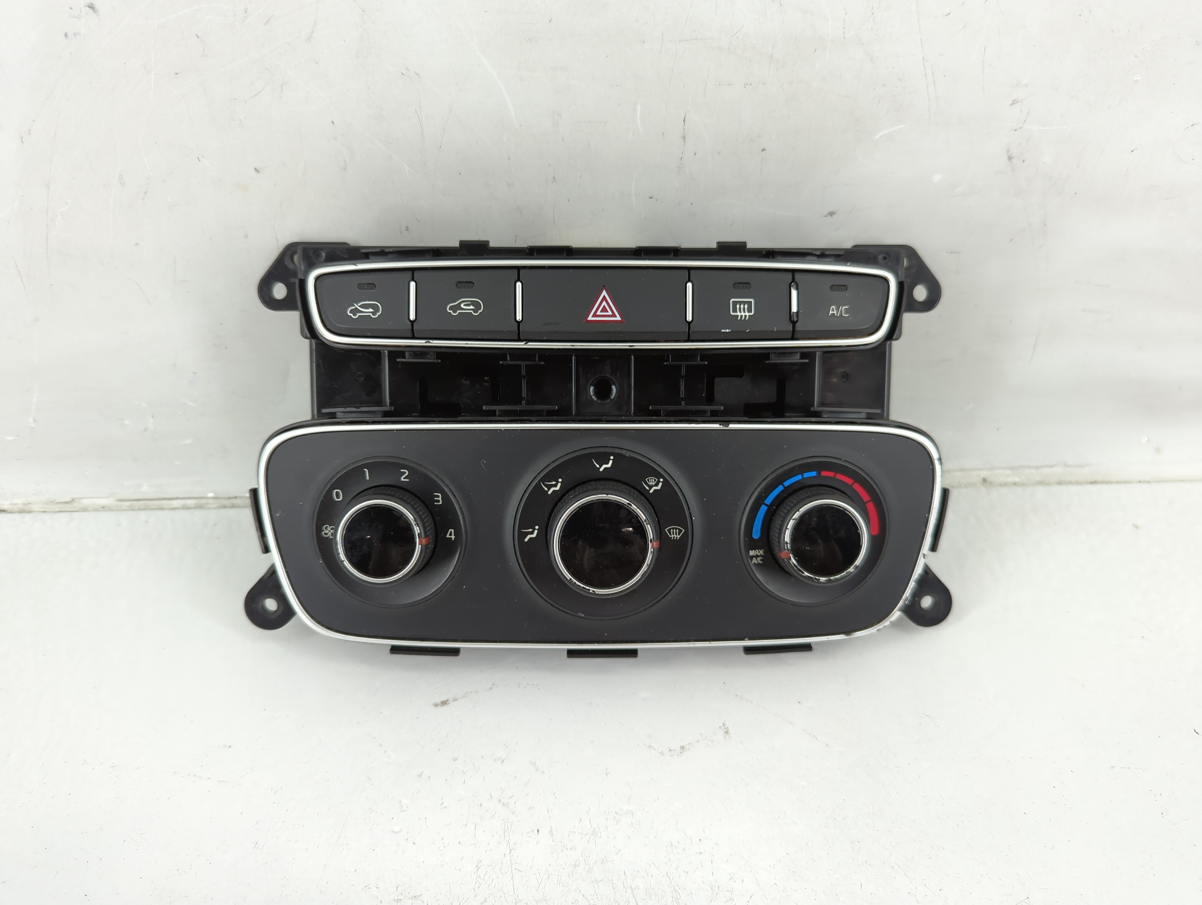 2014-2015 Kia Sorento Ac Heater Climate Control 97250-1u255 1146583 - Oemusedautoparts1.com