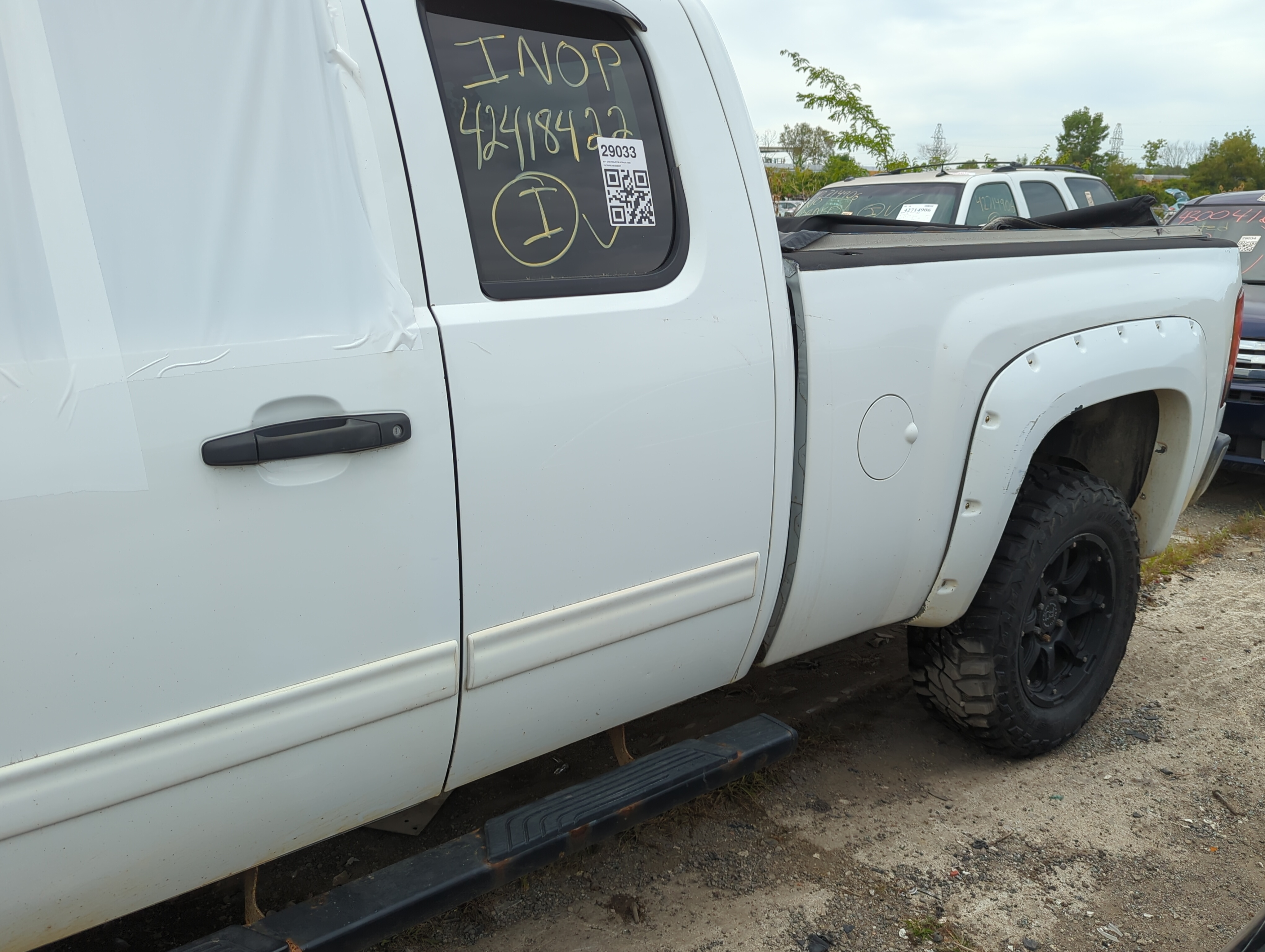 Picture of 2007-2013 Chevrolet Silverado 1500 Driver Rear Door Oem 1146757