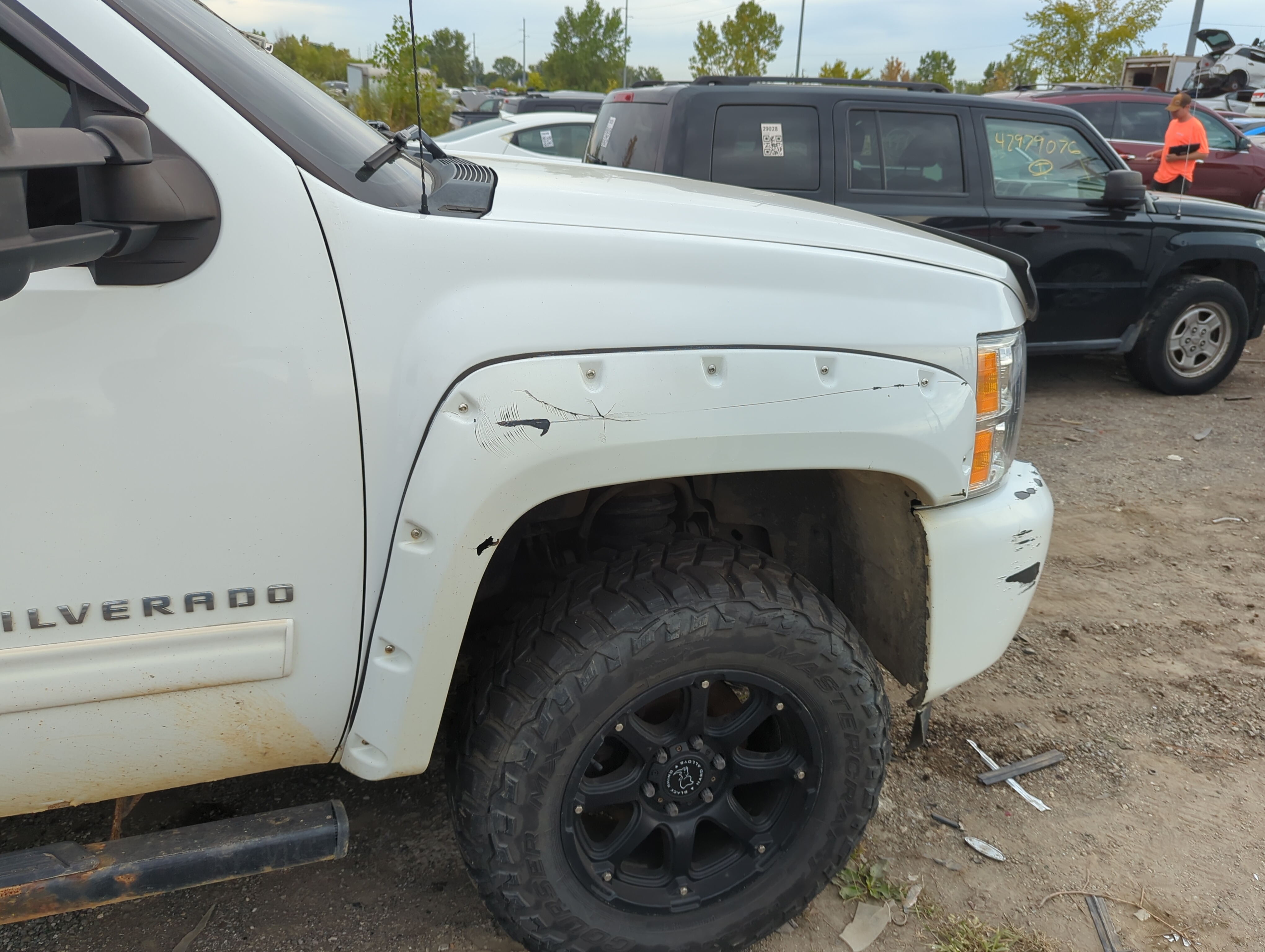 2007-2013 Chevrolet Silverado 1500 Passenger Fender 1146763 - Oemusedautoparts1.com