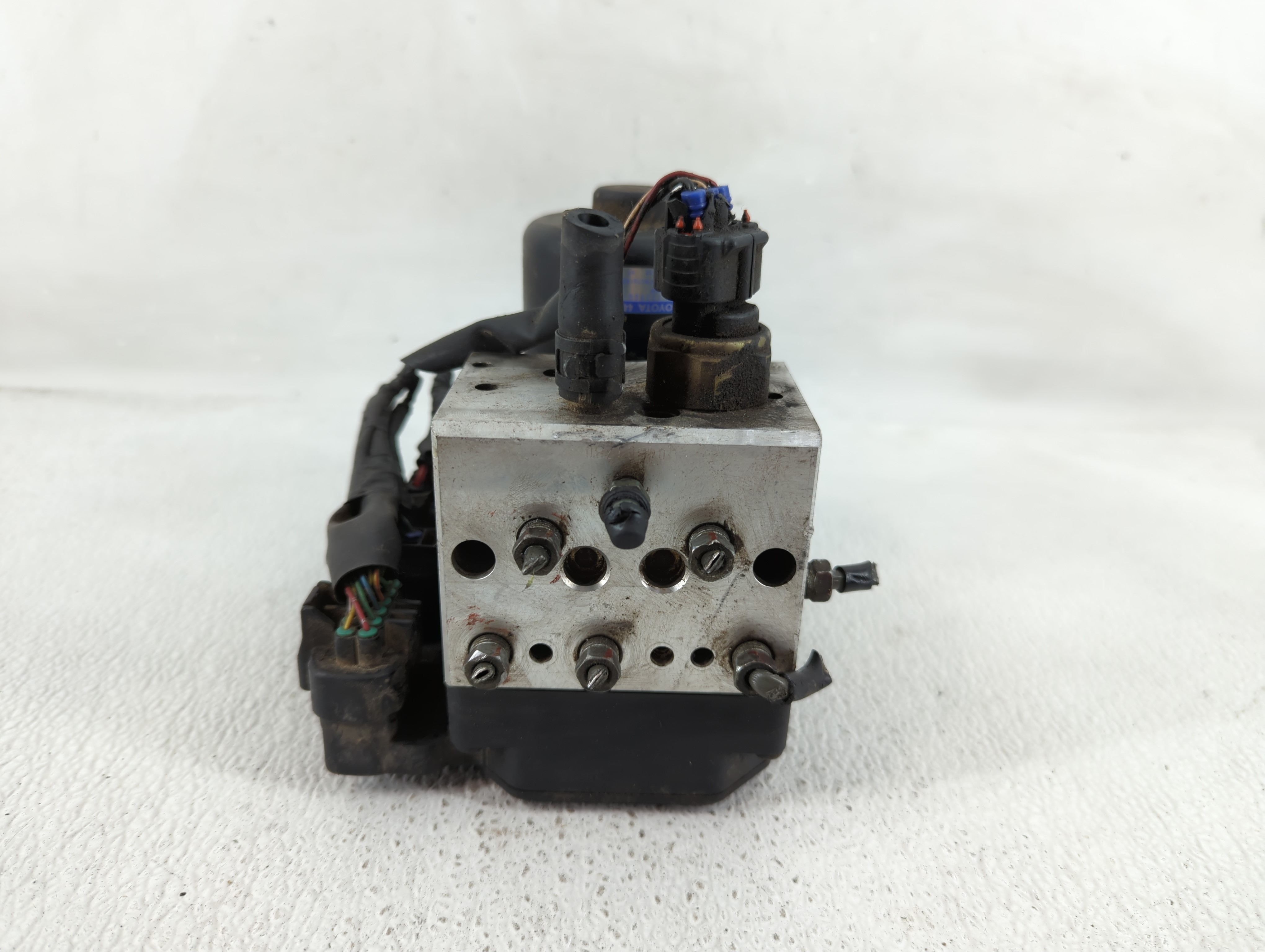 Picture of 1997-2000 Lexus Ls400 Abs Pump Control Module 1146785