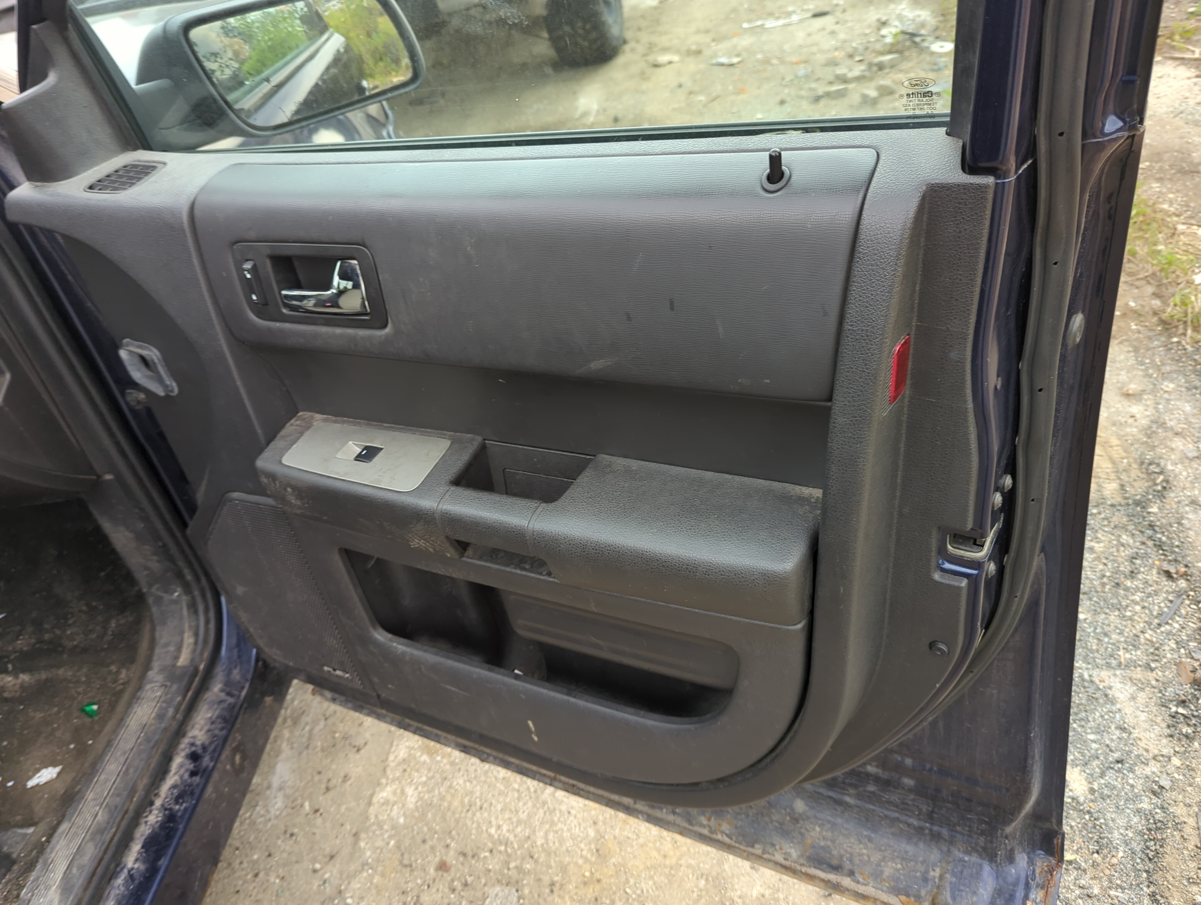 2011 Ford Flex Front Right Passenger Interior Door Panel Trim 1146945 - Oemusedautoparts1.com