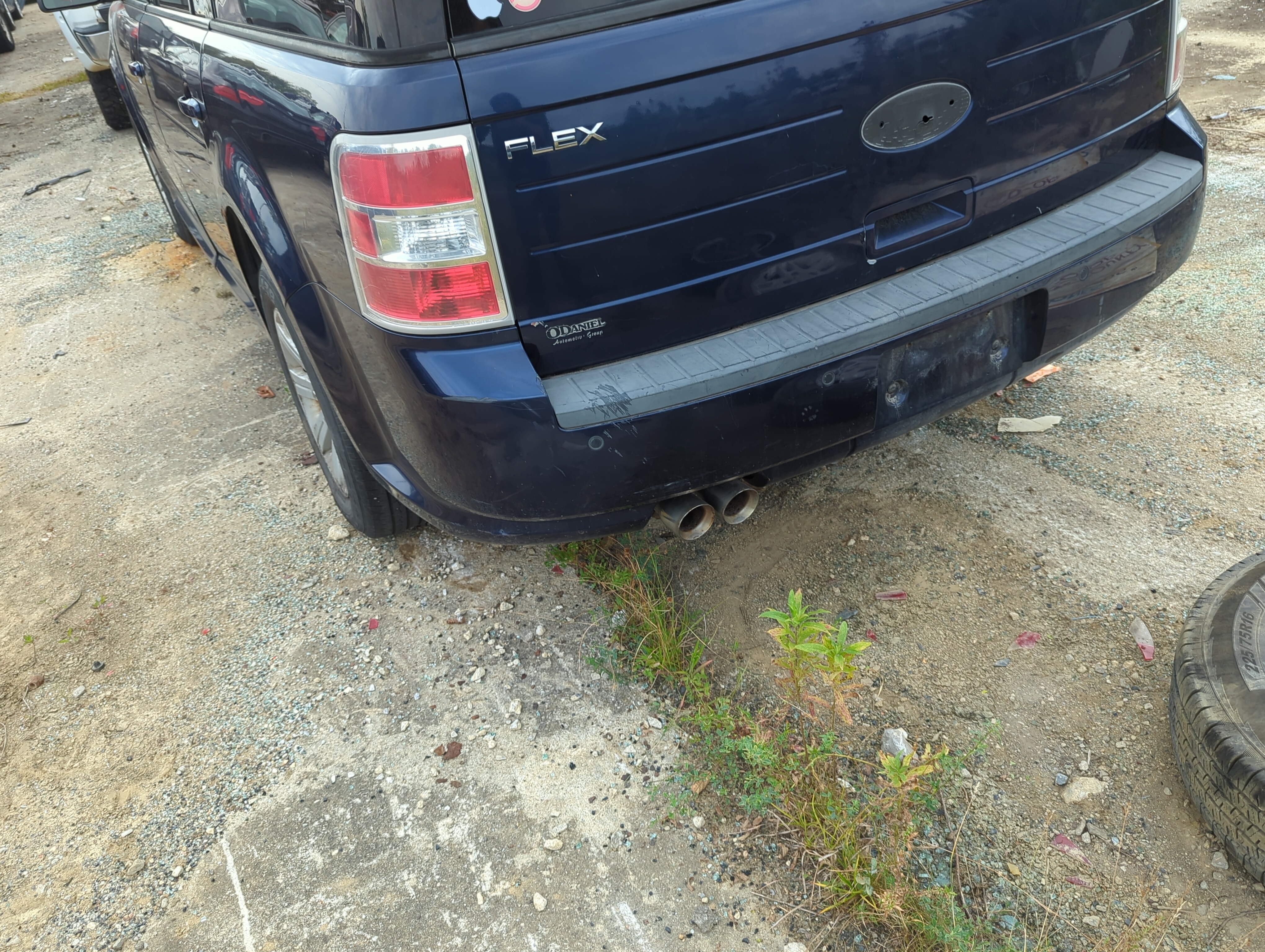 2010-2012 Ford Flex Rear Bumper Assembly Oem 1146978 - Oemusedautoparts1.com