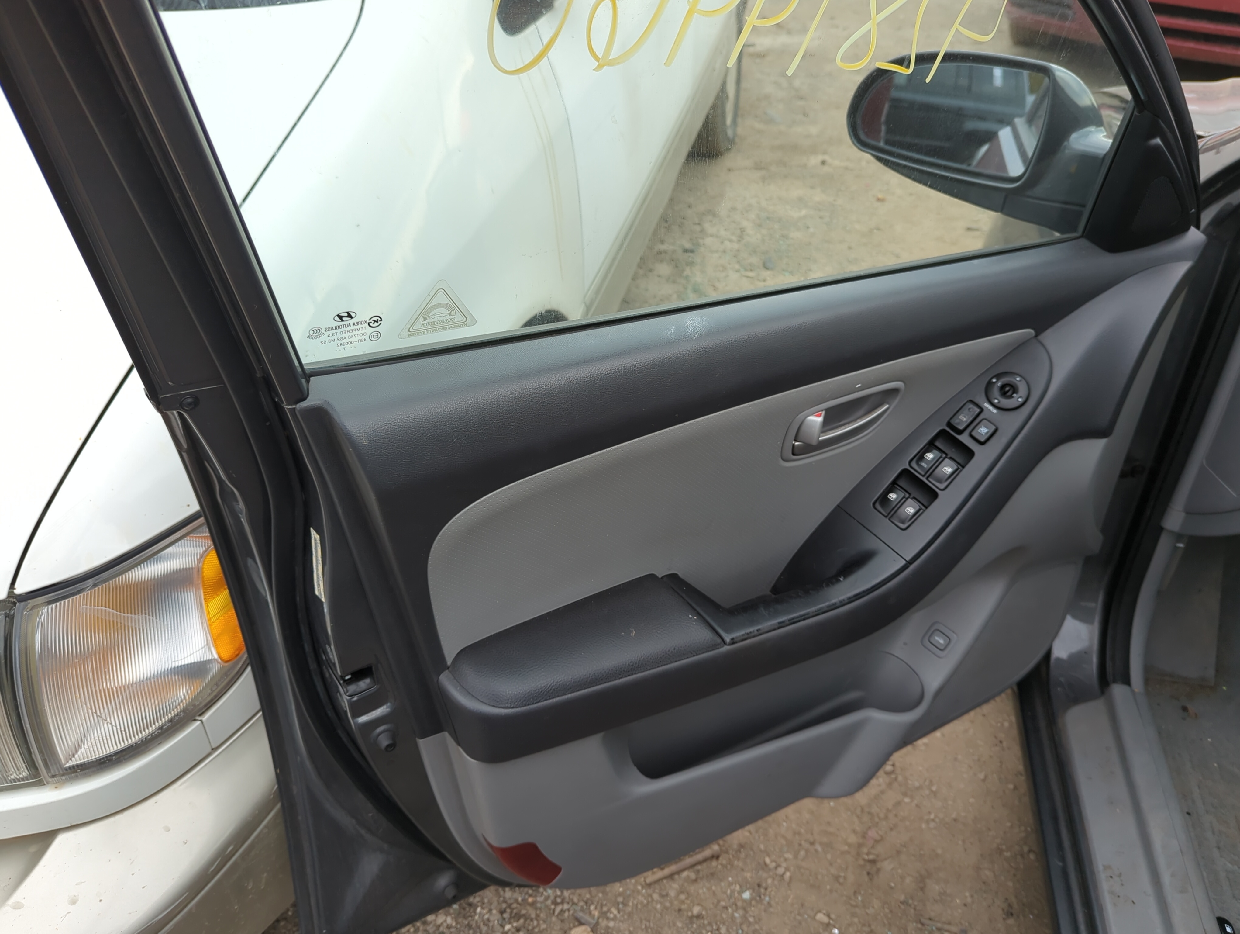 2008 Hyundai Elantra Front Left Driver Interior Door Panel Trim 1147095 - Oemusedautoparts1.com