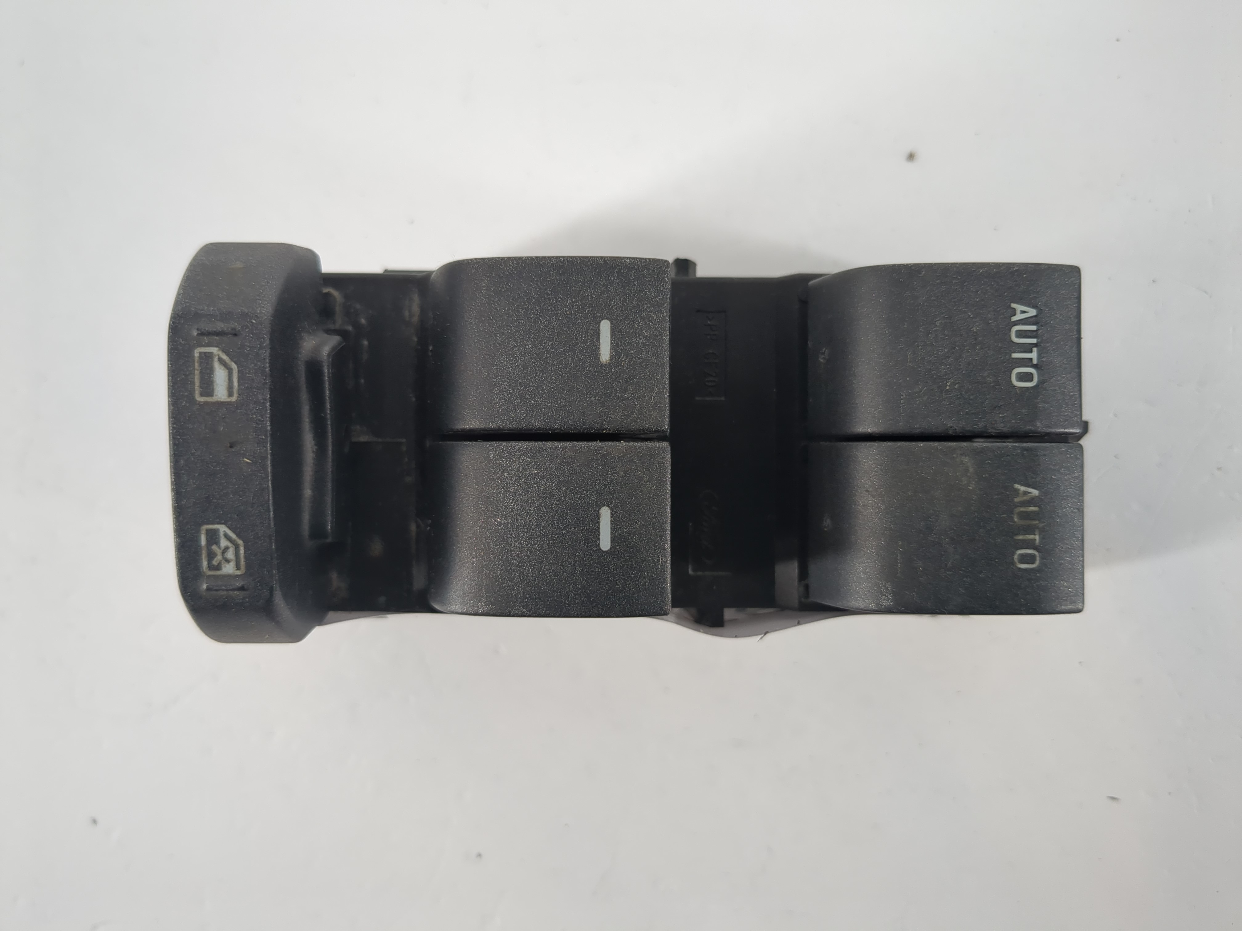 2011-2014 Lincoln Navigator Driver Left Door Master Power Window Switch 1147278 - Oemusedautoparts1.com