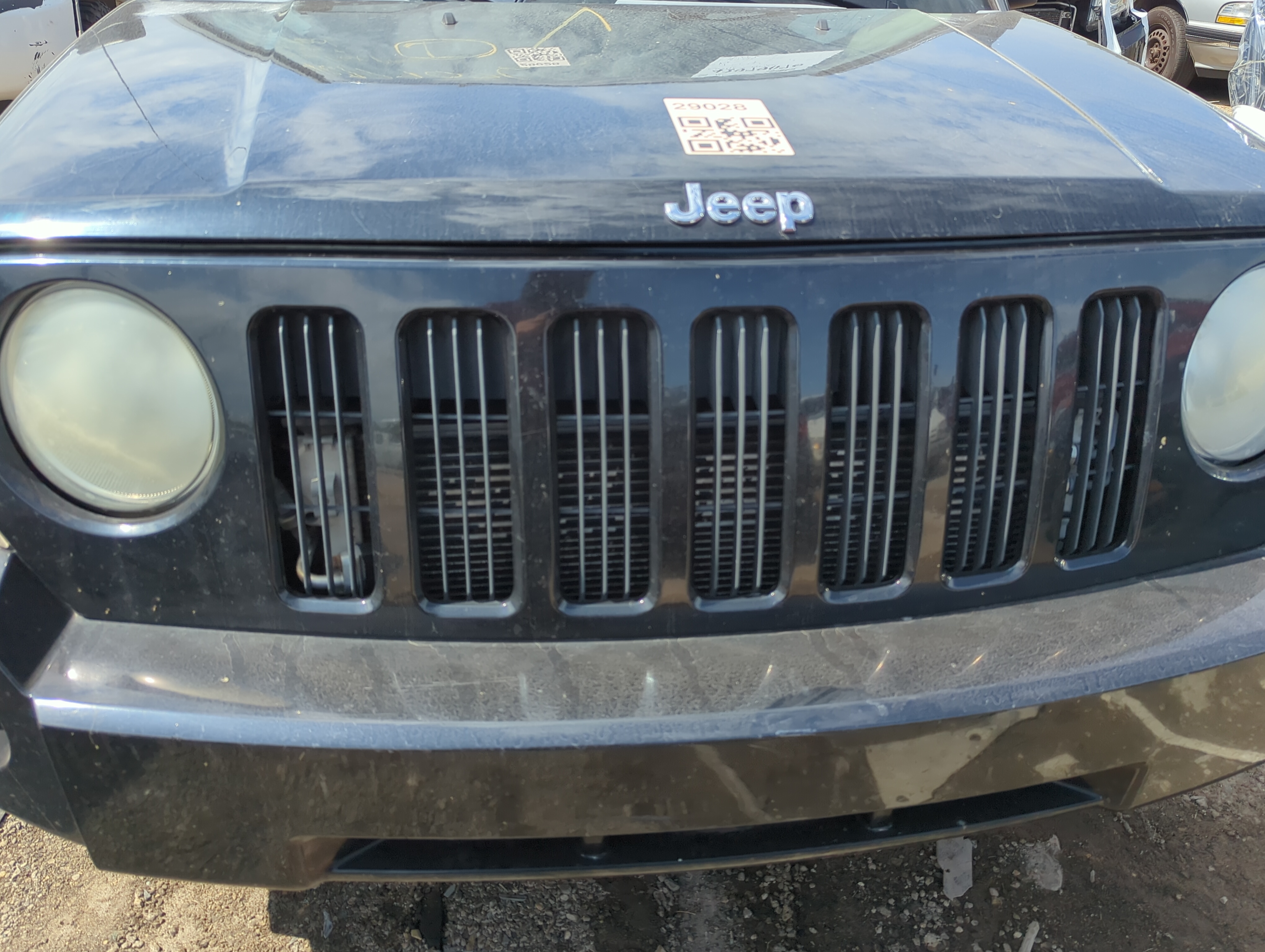 2007-2010 Jeep Patriot Front Bumper Grille 1147444 - Oemusedautoparts1.com