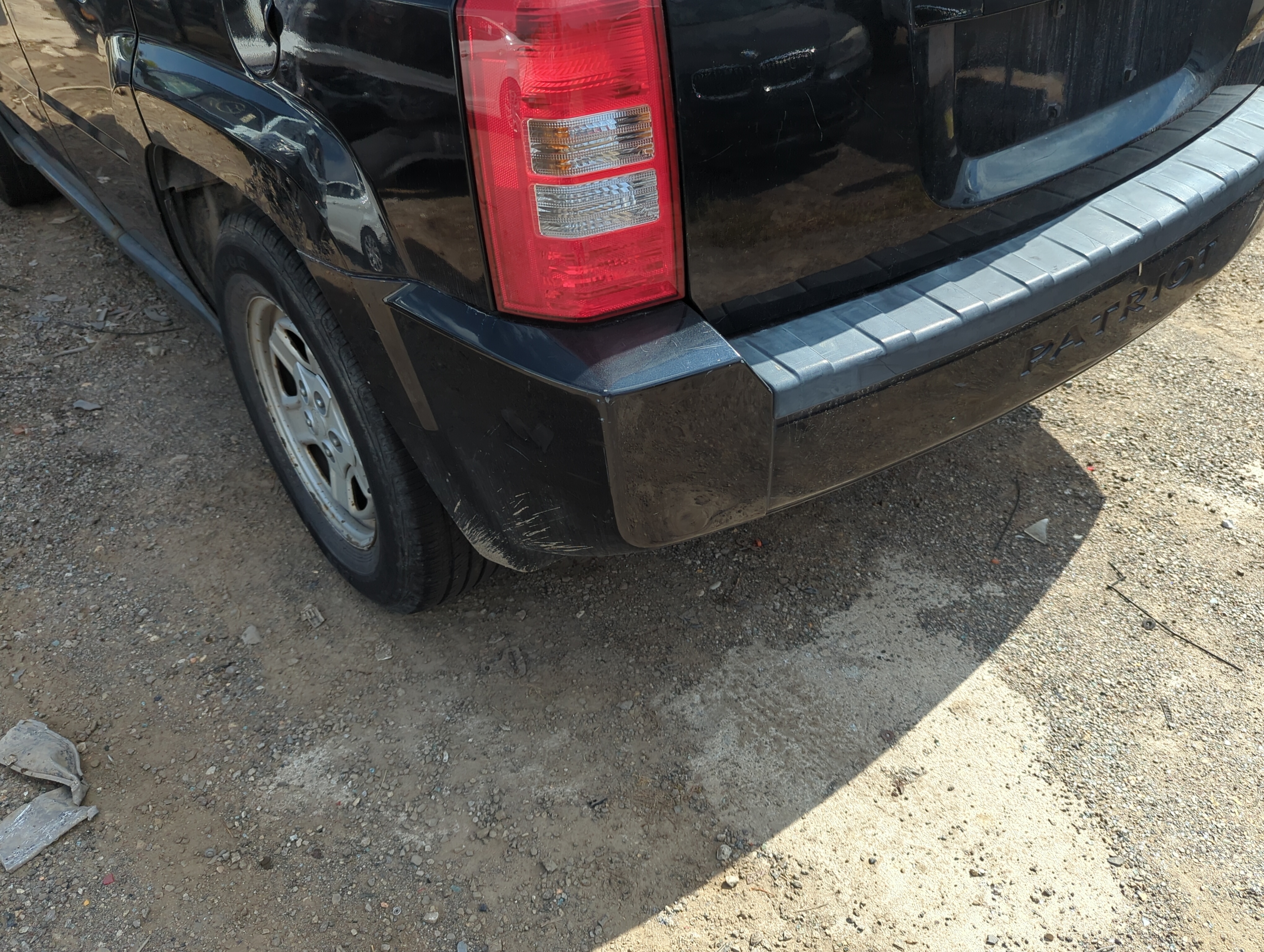 2007-2010 Jeep Patriot Rear Bumper Assembly Oem 1147499 - Oemusedautoparts1.com