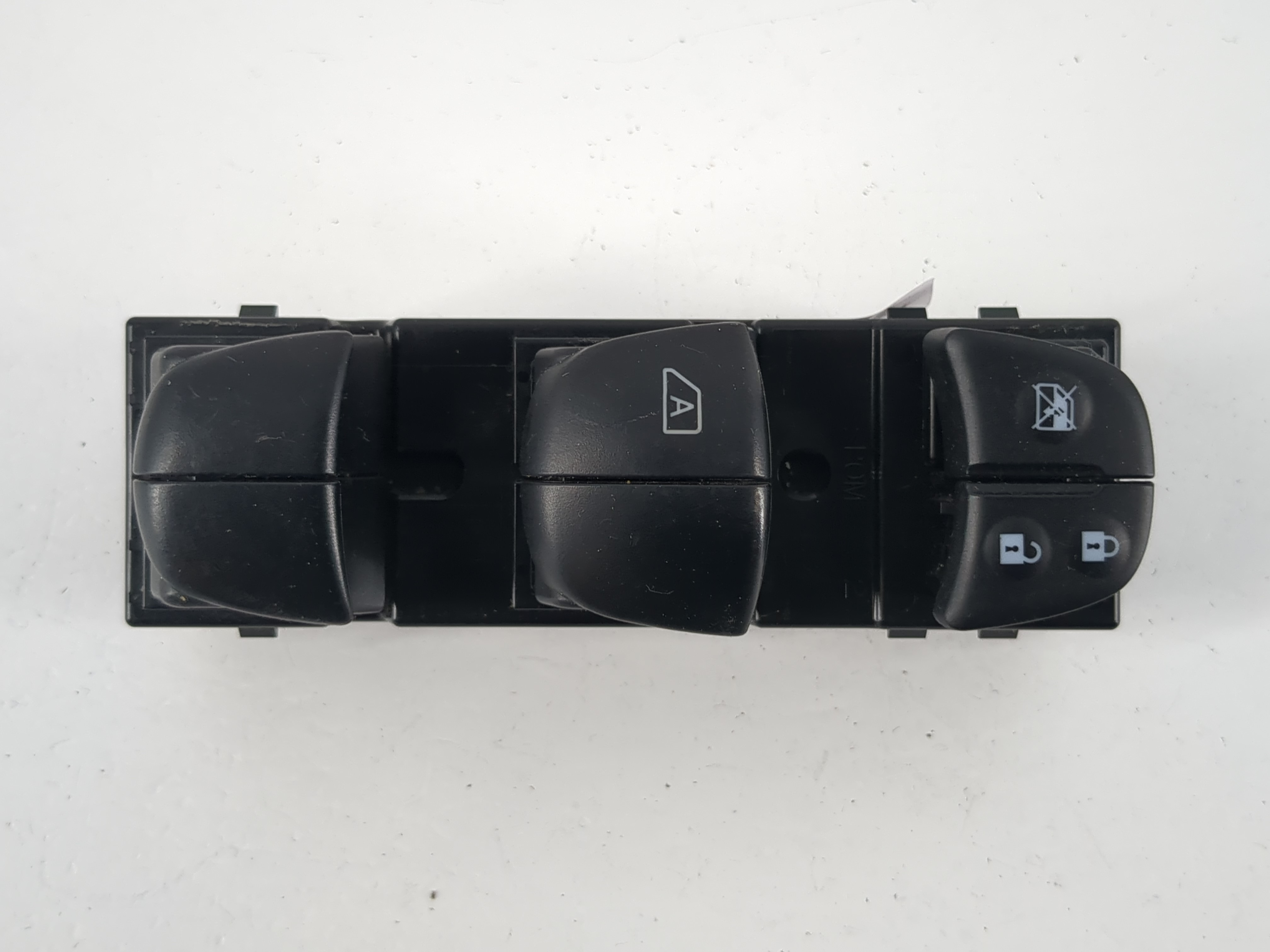 Picture of 2016-2020 Nissan Rogue Driver Left Door Master Power Window Switch 1147719