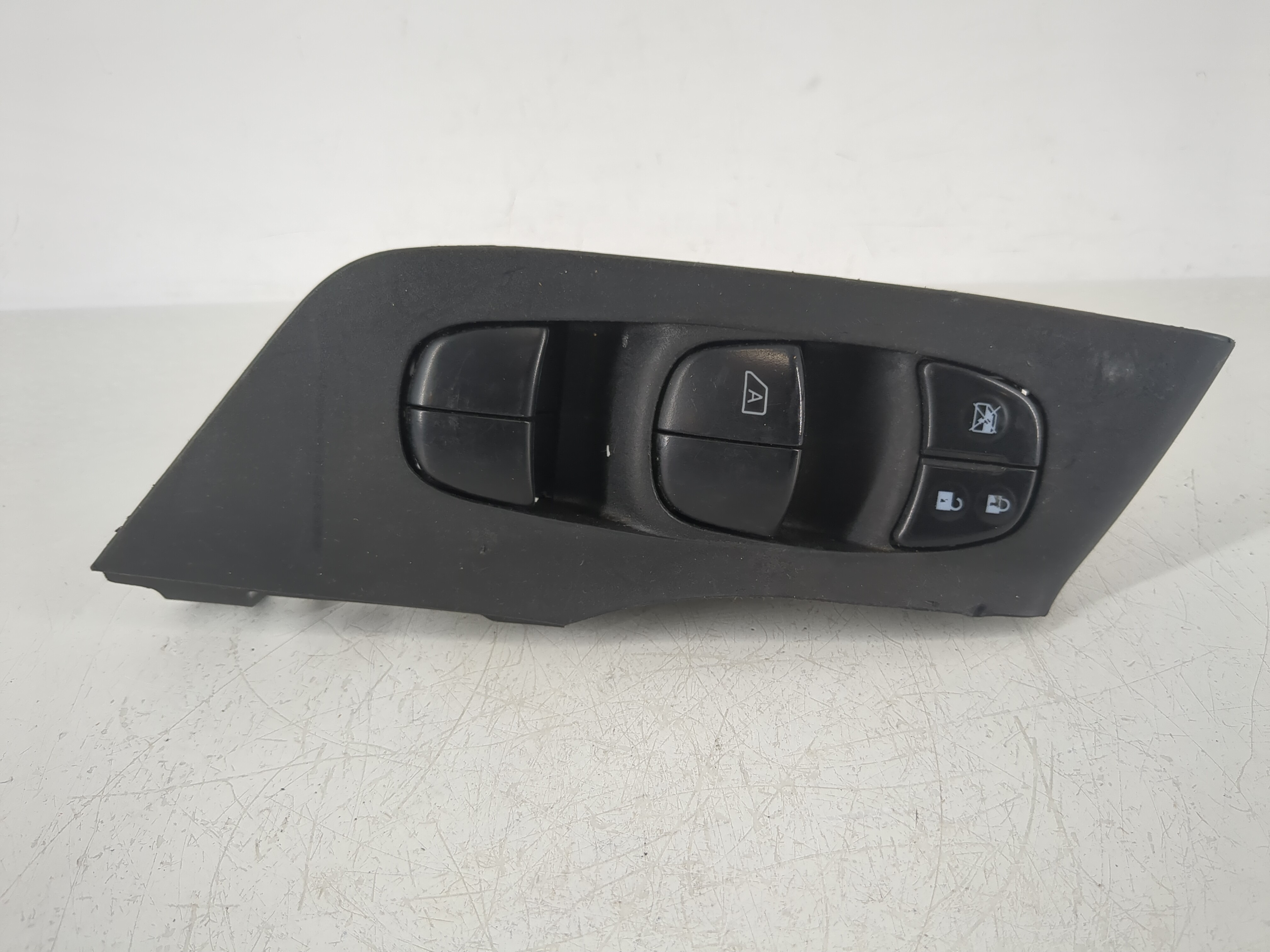 Picture of 2013-2018 Nissan Altima Driver Left Door Master Power Window Switch 1147909