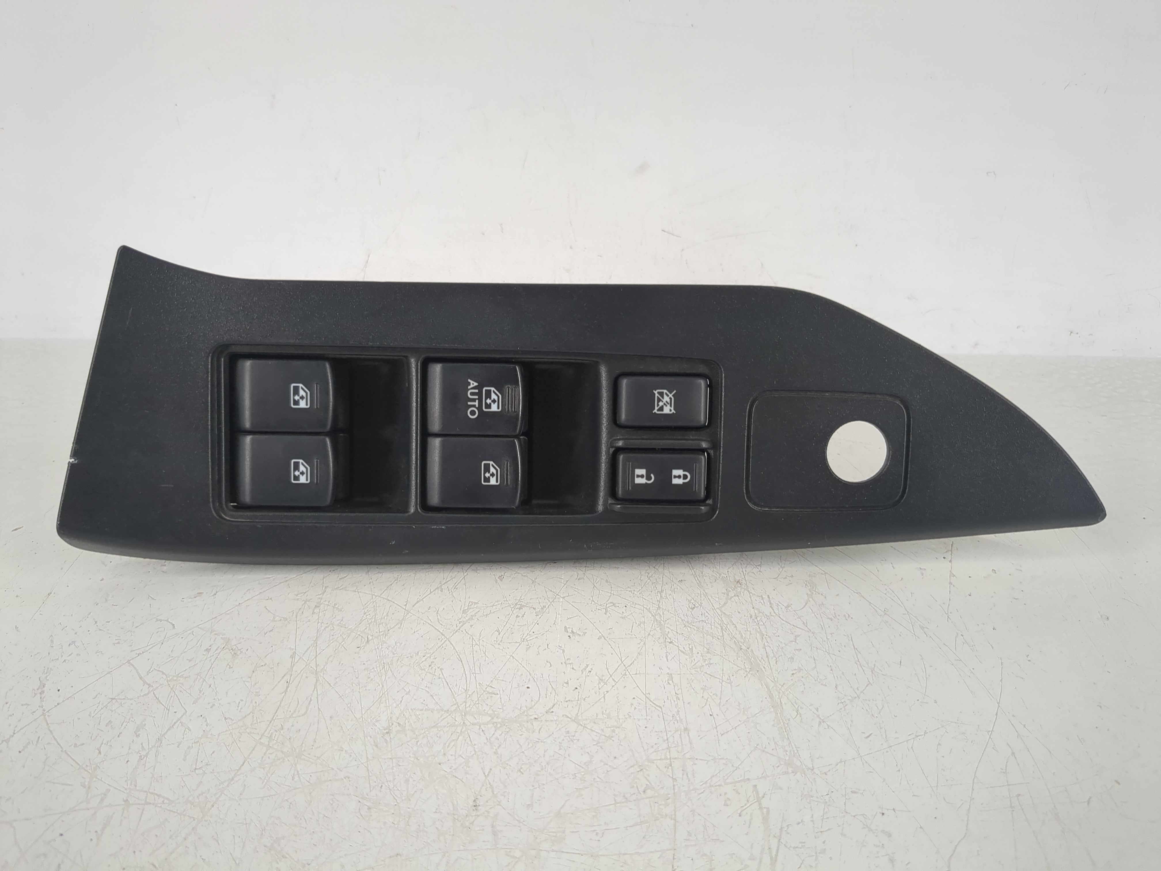 Picture of 2014 Subaru Forester Driver Left Door Master Power Window Switch 1147913