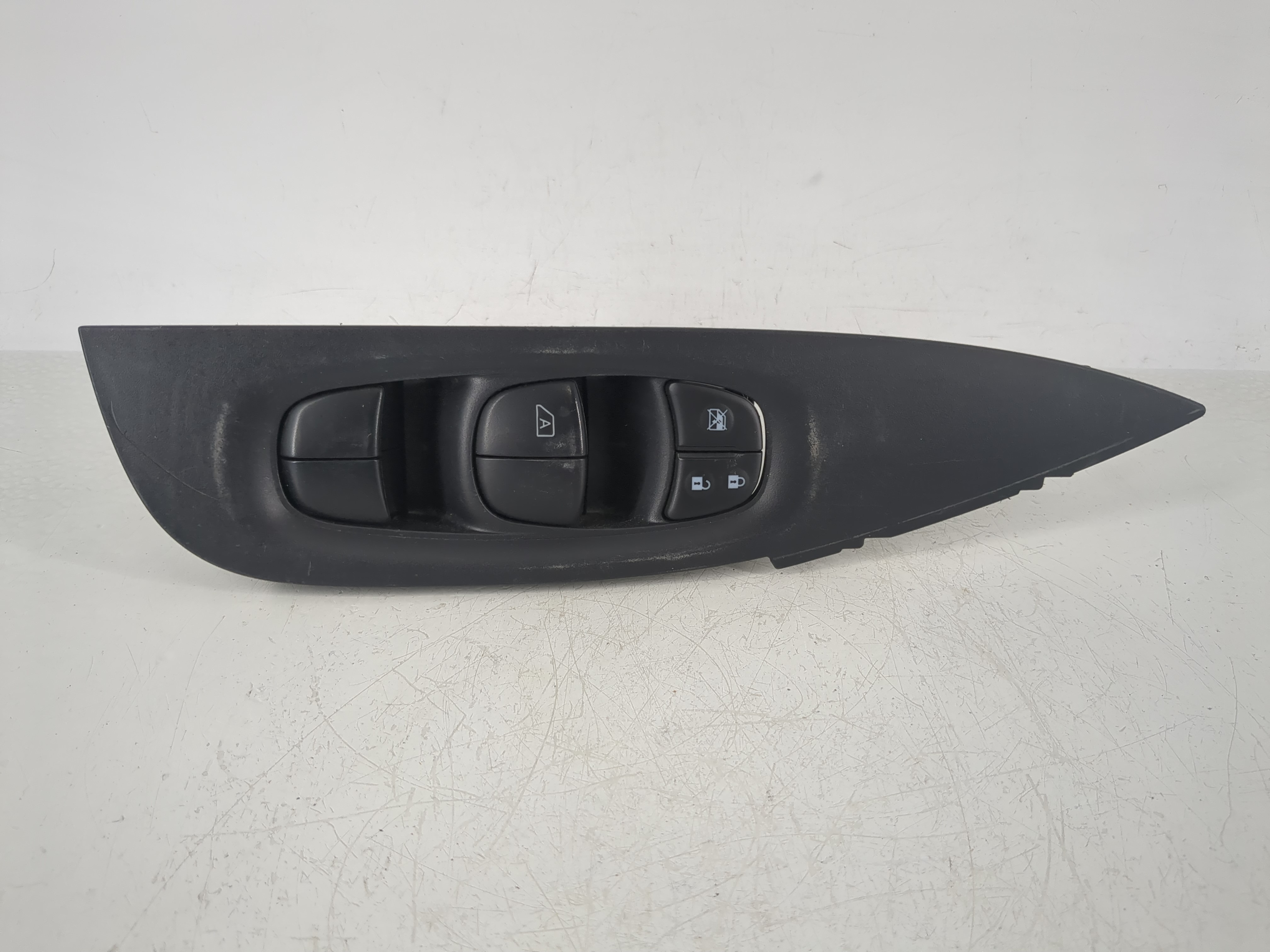 2014-2020 Nissan Rogue Driver Left Door Master Power Window Switch 1147914 - Oemusedautoparts1.com