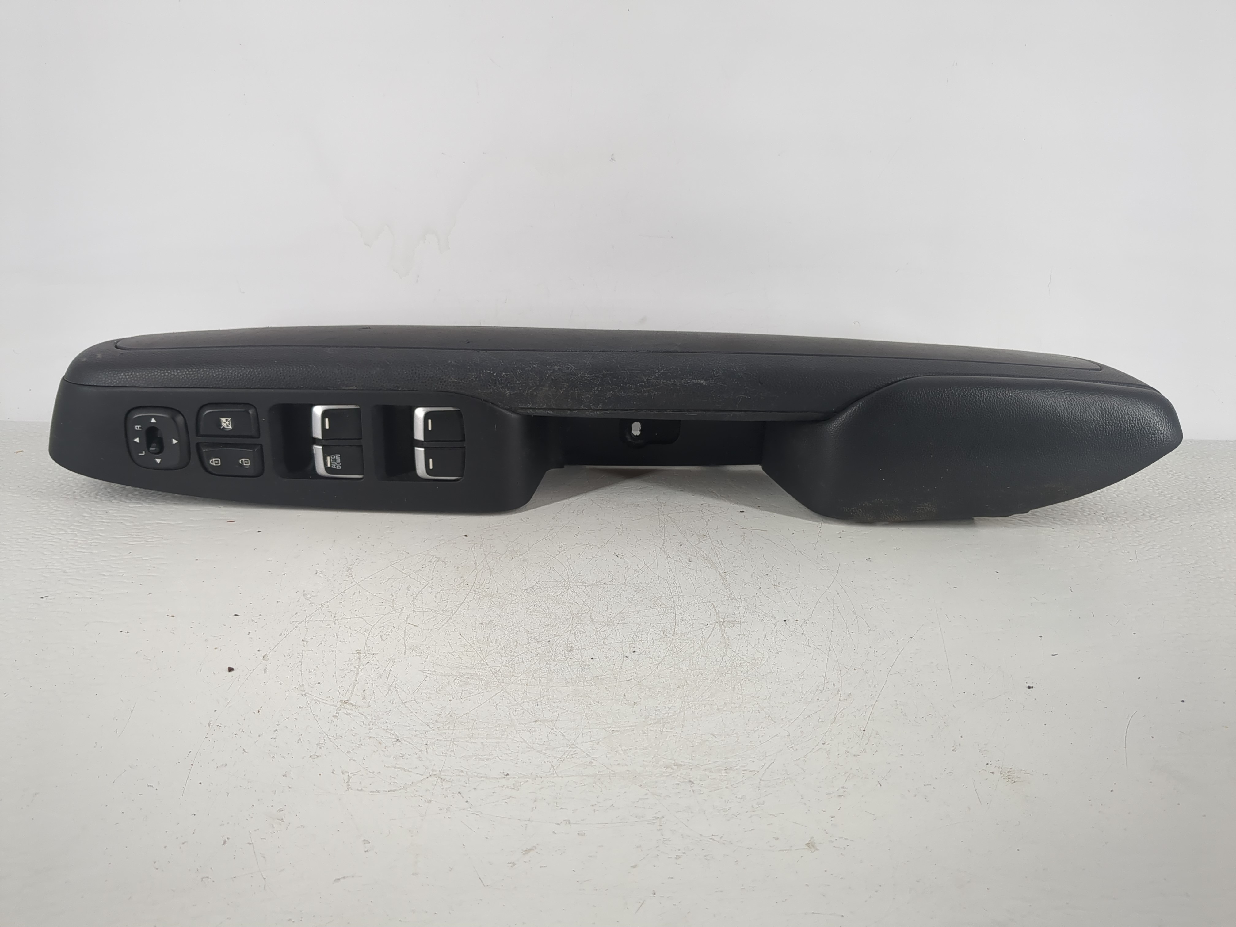 2017-2019 Kia Soul Driver Left Door Master Power Window Switch 1147926 - Oemusedautoparts1.com