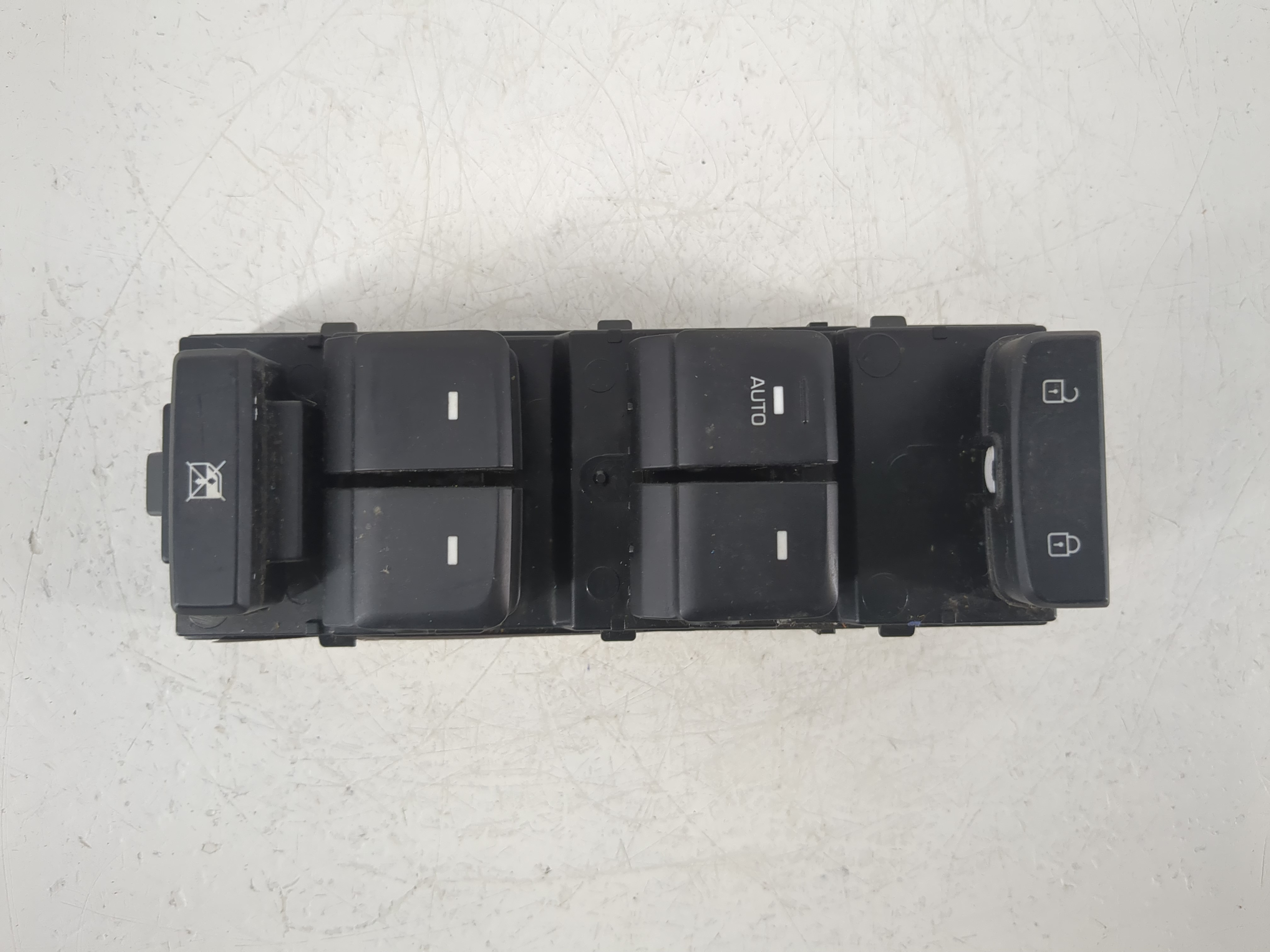 2015-2019 Hyundai Sonata Driver Left Door Master Power Window Switch 1147932 - Oemusedautoparts1.com