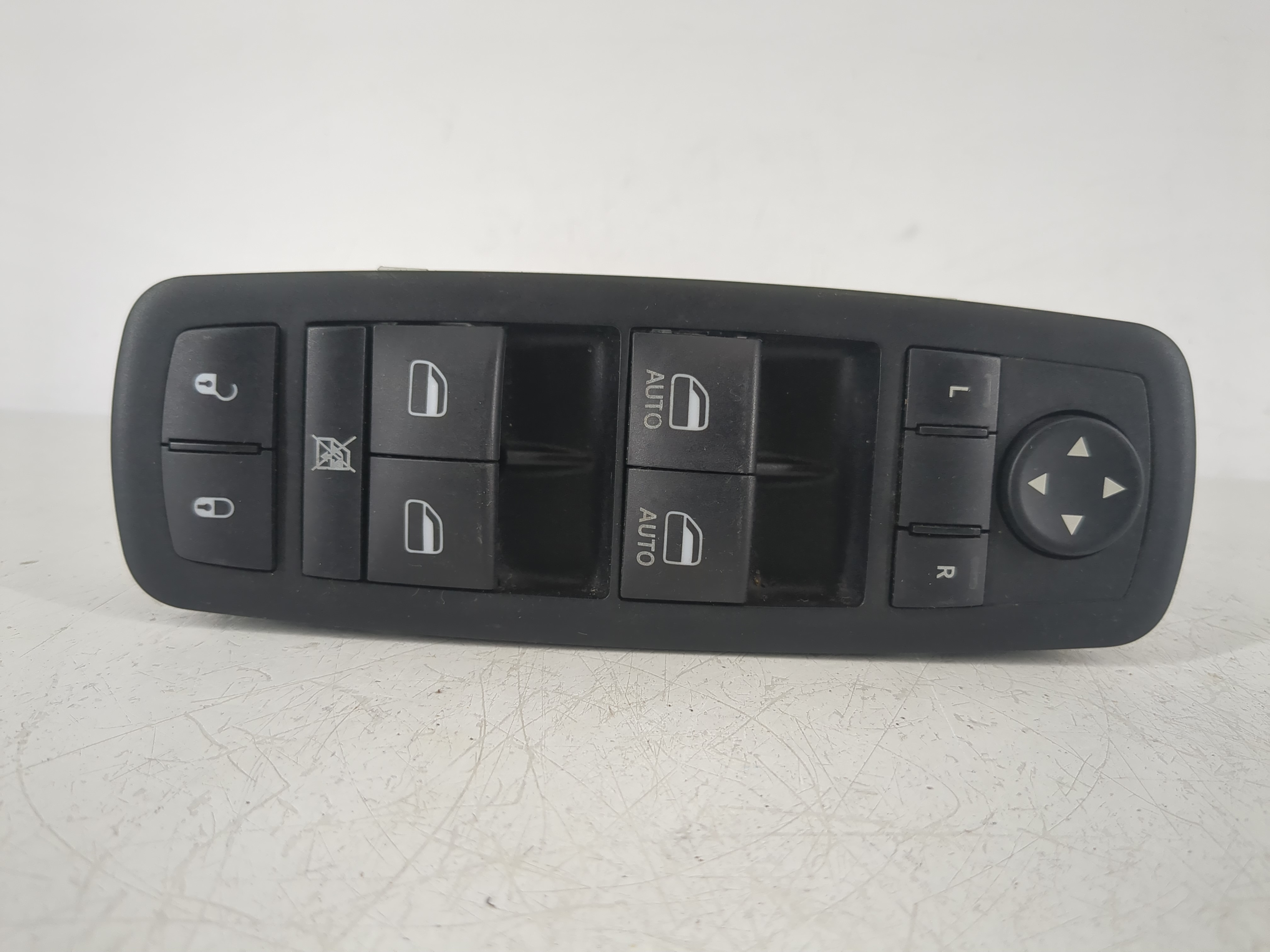 2015-2022 Jeep Cherokee Driver Left Door Master Power Window Switch 1147934 - Oemusedautoparts1.com
