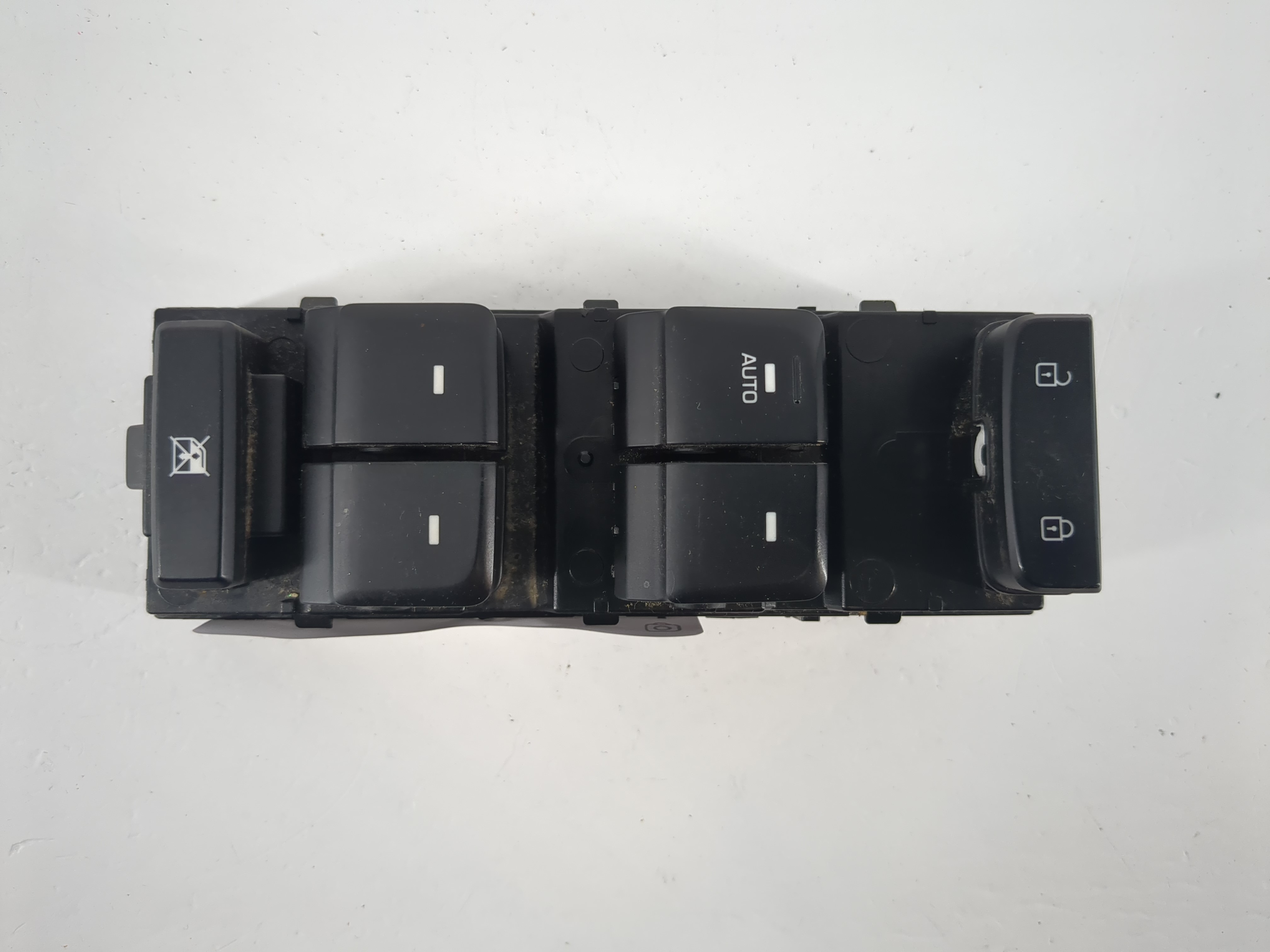 2015-2019 Hyundai Sonata Driver Left Door Master Power Window Switch 1147983 - Oemusedautoparts1.com