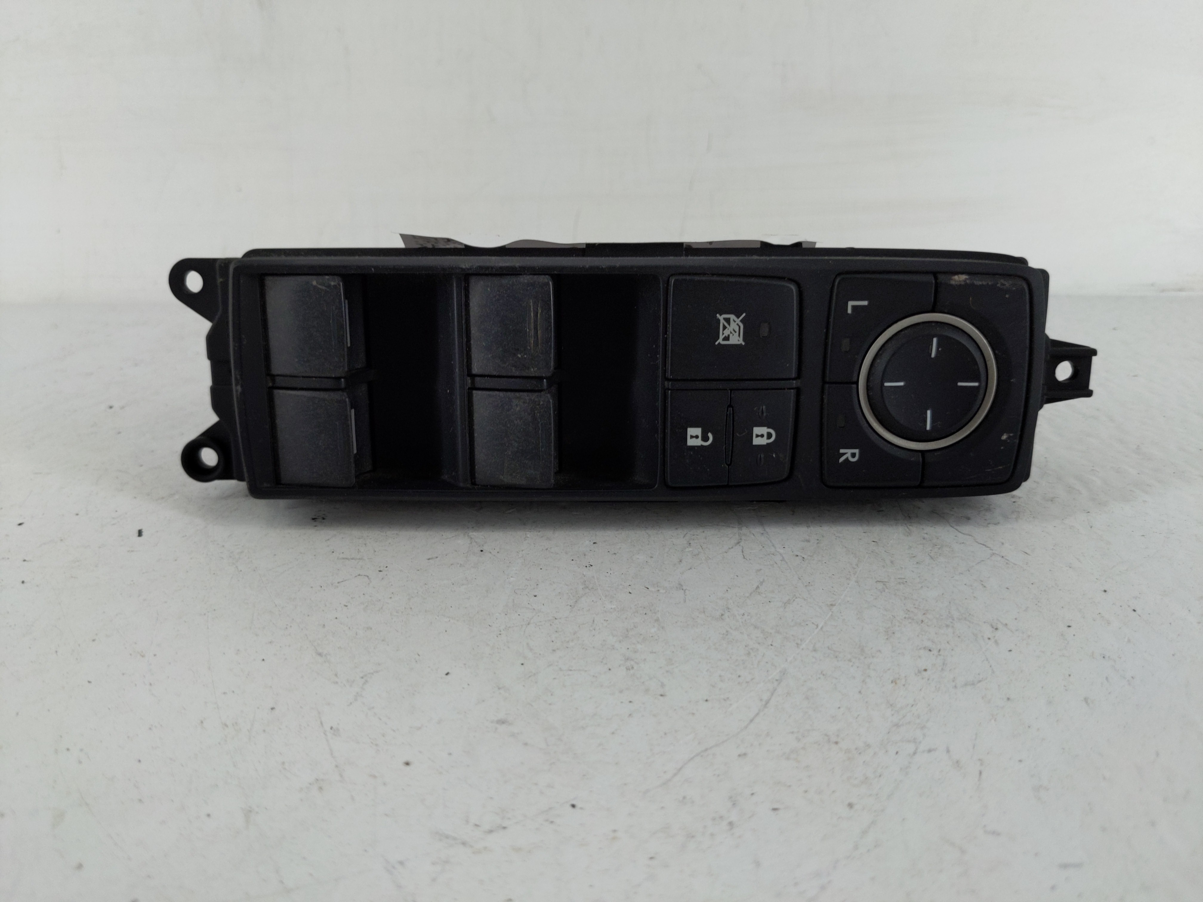2016-2017 Lexus Is200t Driver Left Door Master Power Window Switch 1148011 - Oemusedautoparts1.com