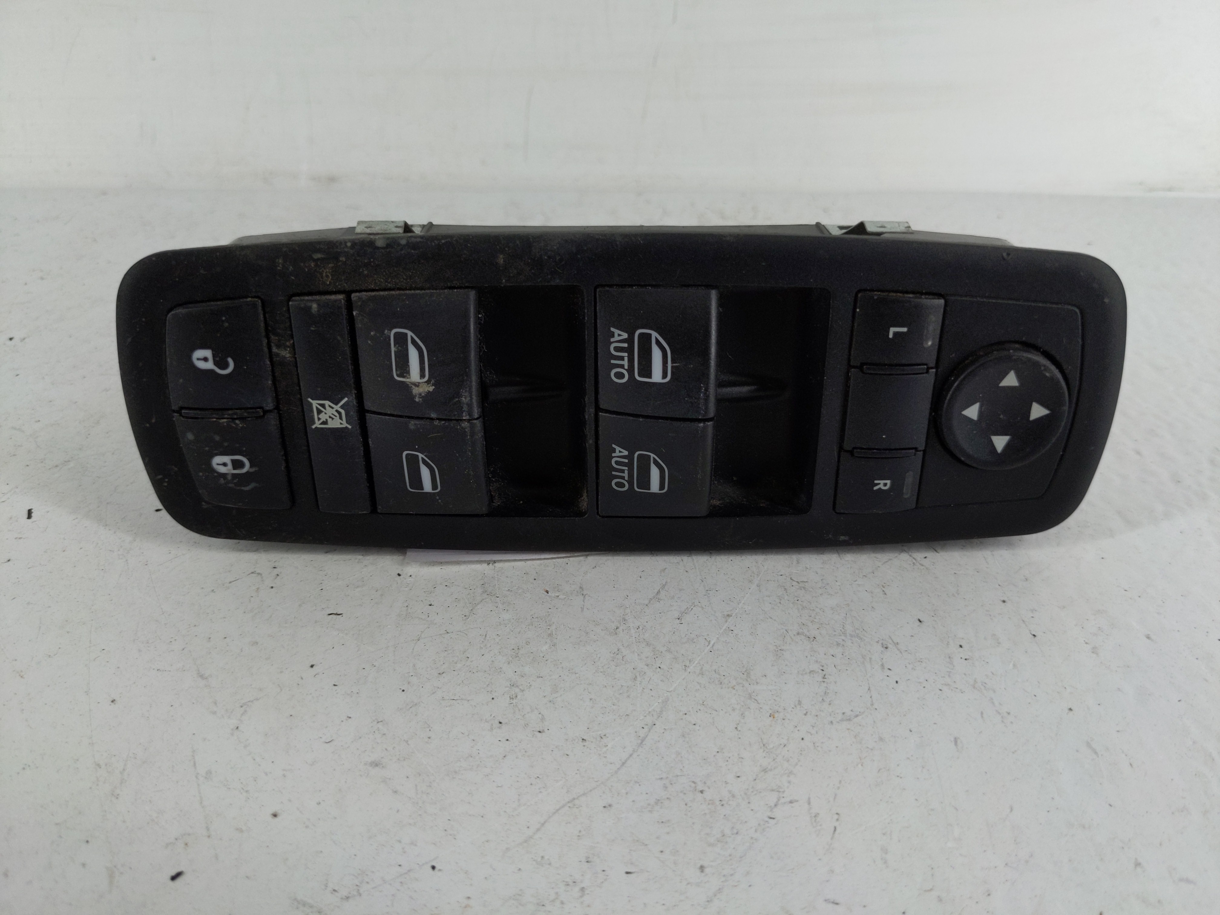 2011-2014 Chrysler 300 Driver Left Door Master Power Window Switch 1148016 - Oemusedautoparts1.com