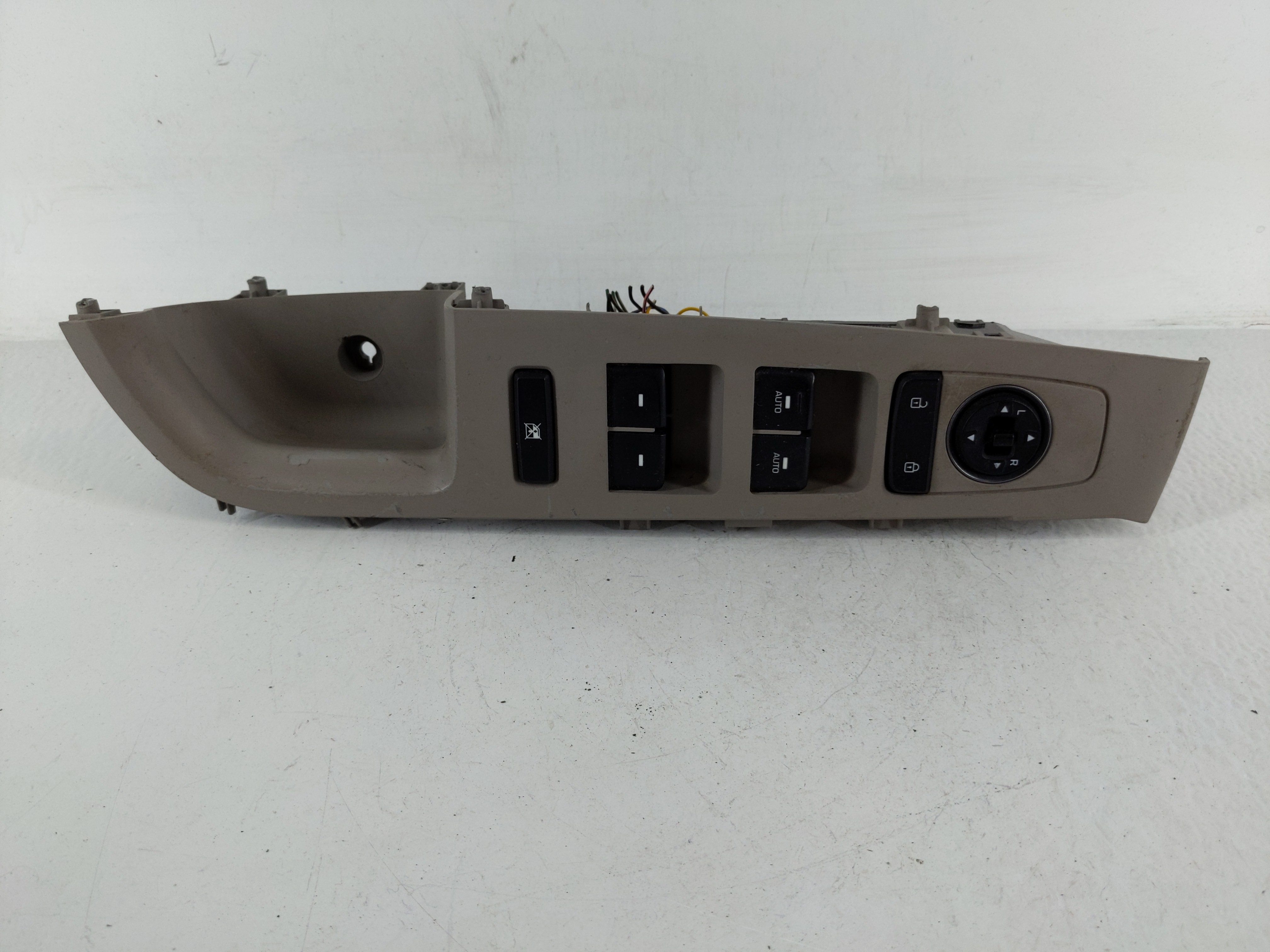 2016-2017 Hyundai Sonata Driver Left Door Master Power Window Switch 1148056 - Oemusedautoparts1.com