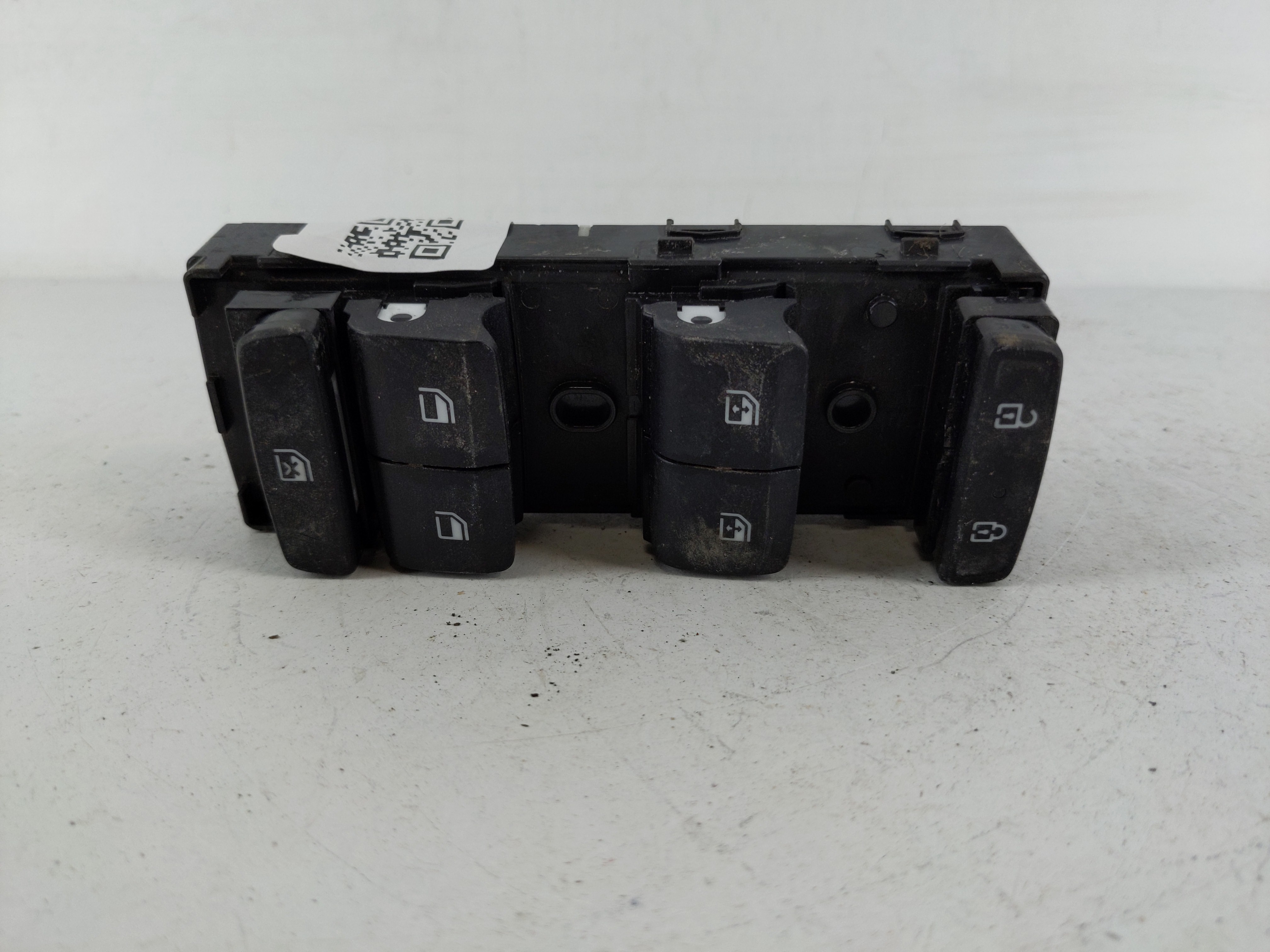 2022-2022 Hyundai Tucson Driver Left Door Master Power Window Switch 1148068 - Oemusedautoparts1.com