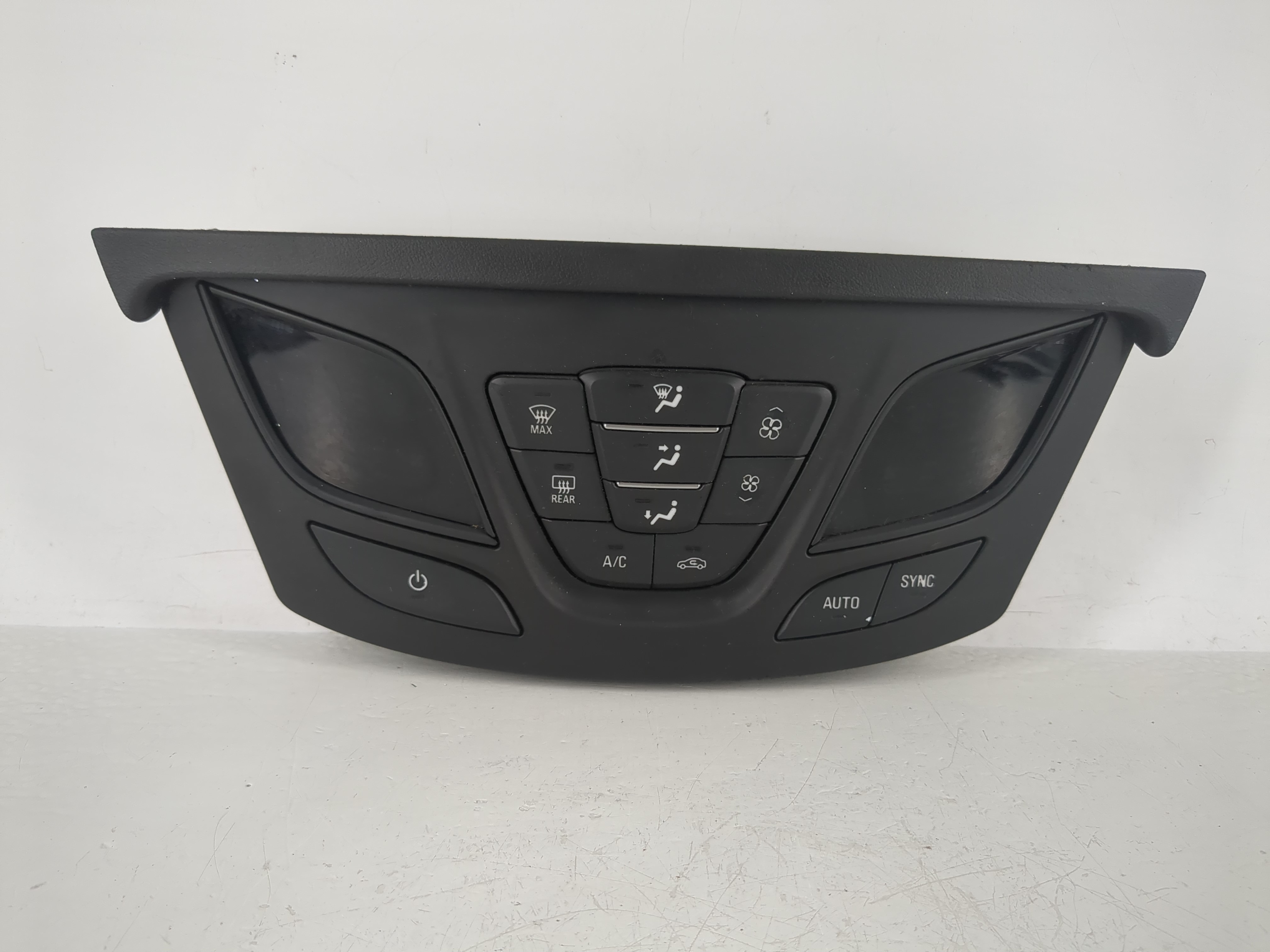Picture of 2016-2020 Buick Envision Ac Heater Climate Control 84015309 1148251