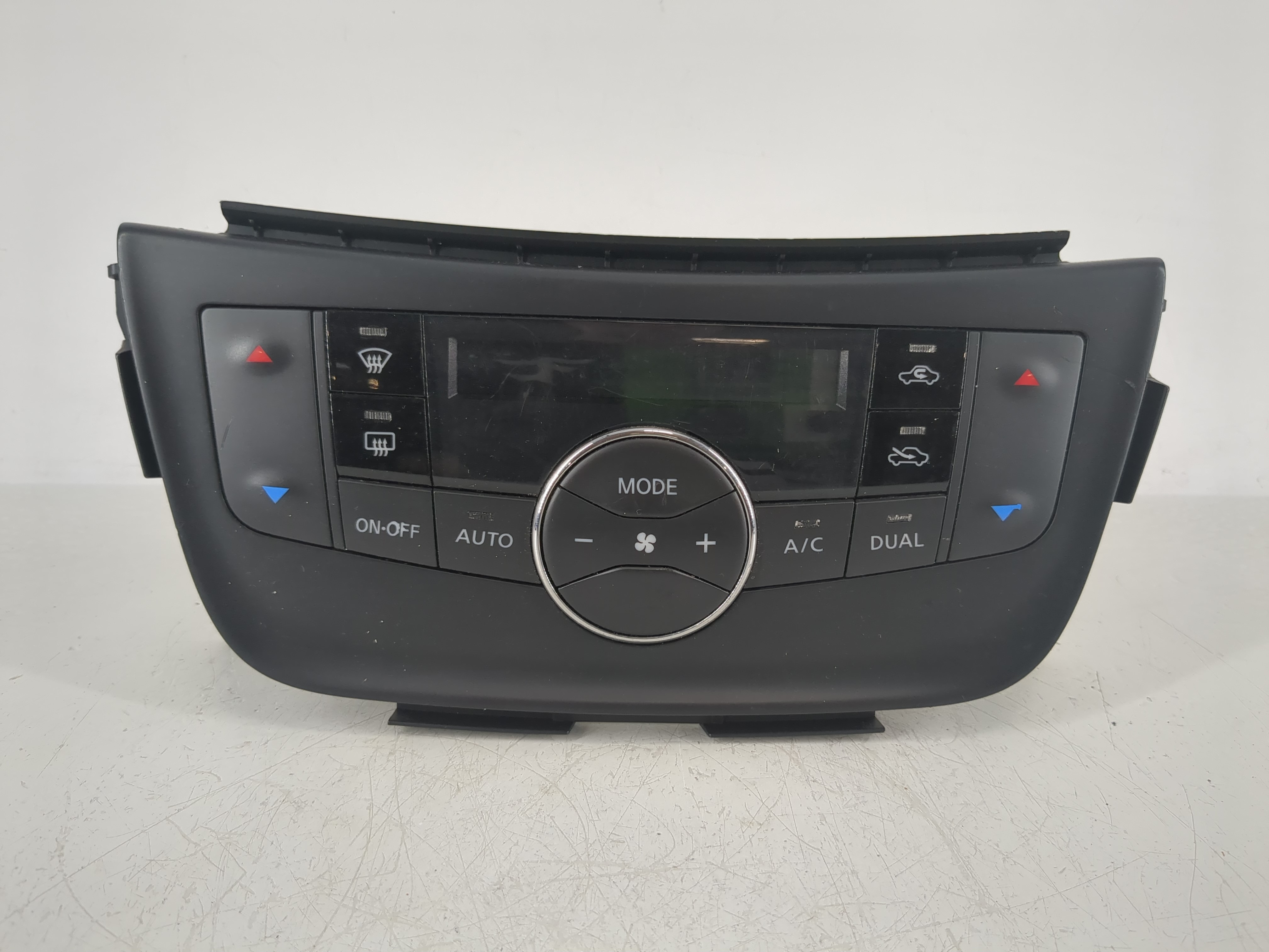 Picture of 2015-2019 Nissan Sentra Ac Heater Climate Control 27500 4at4a 1148254