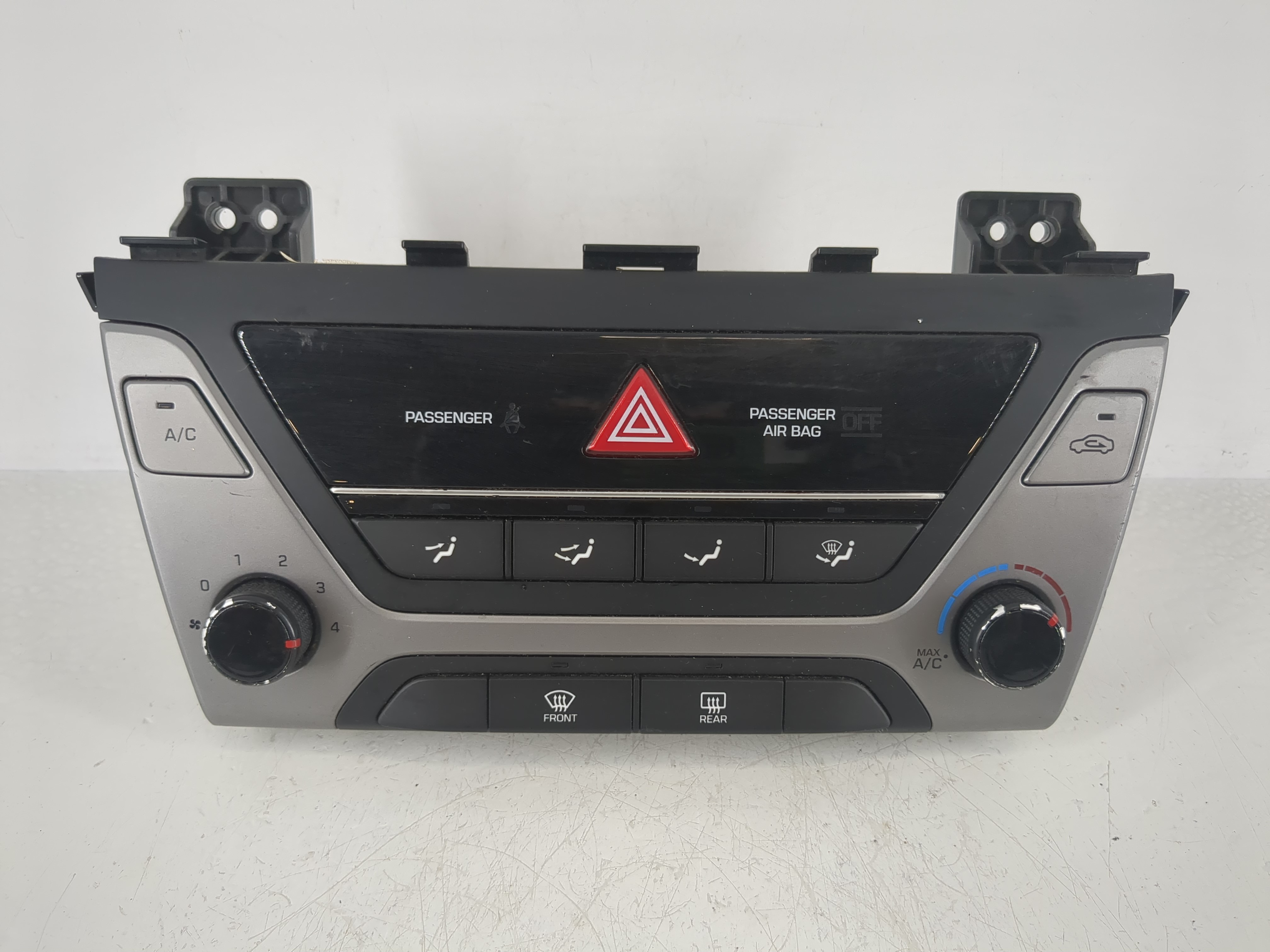 Picture of 2017-2018 Hyundai Elantra Ac Heater Climate Control 97250-f20614x 1148494