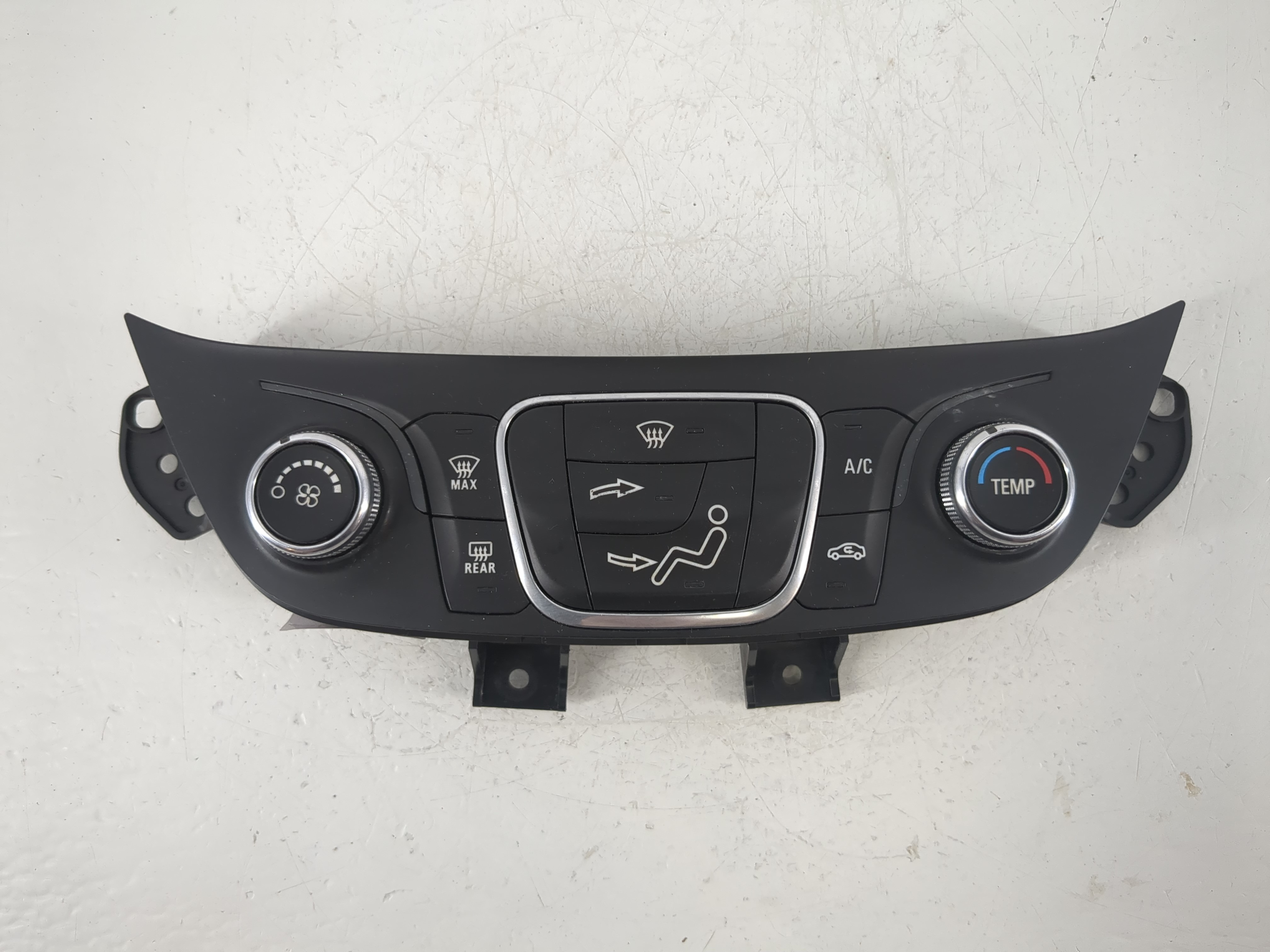 Picture of 2019-2021 Chevrolet Equinox Ac Heater Climate Control 84422503 1148503