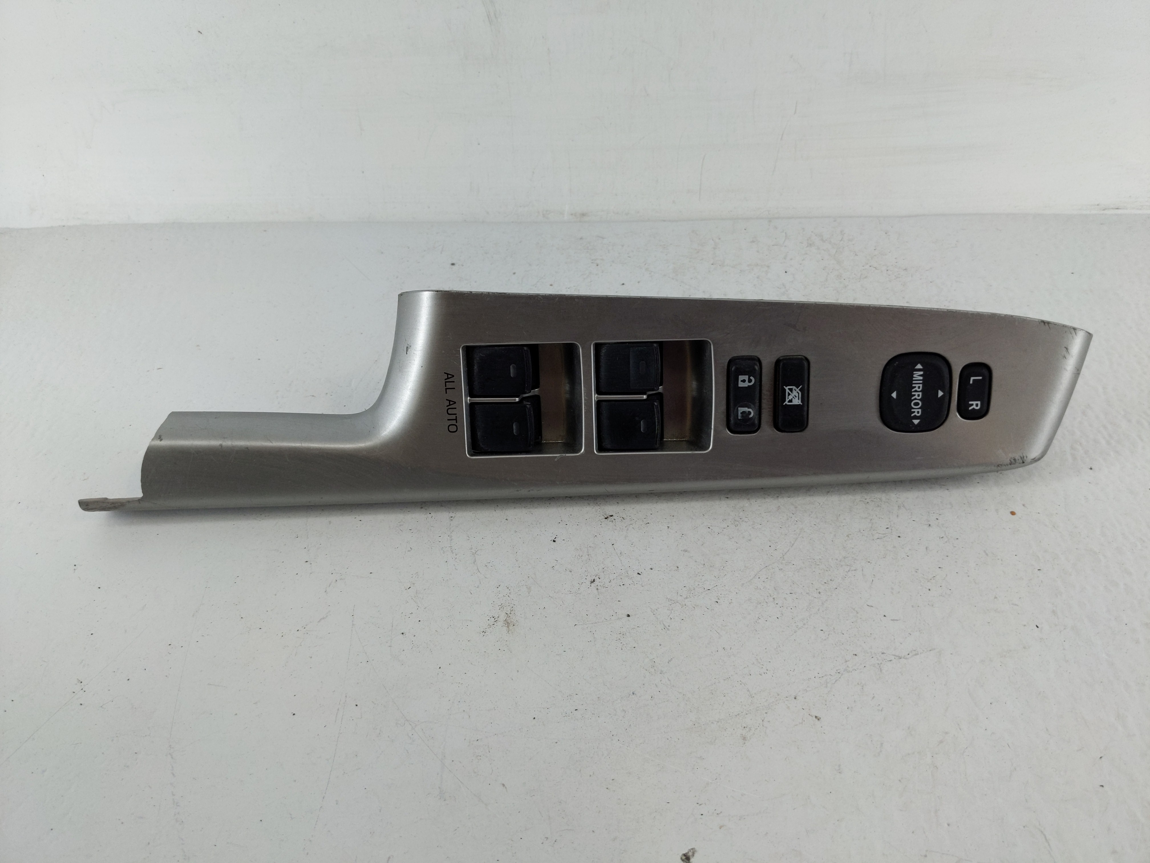 2010-2014 Toyota Prius Driver Left Door Master Power Window Switch 1148574 - Oemusedautoparts1.com