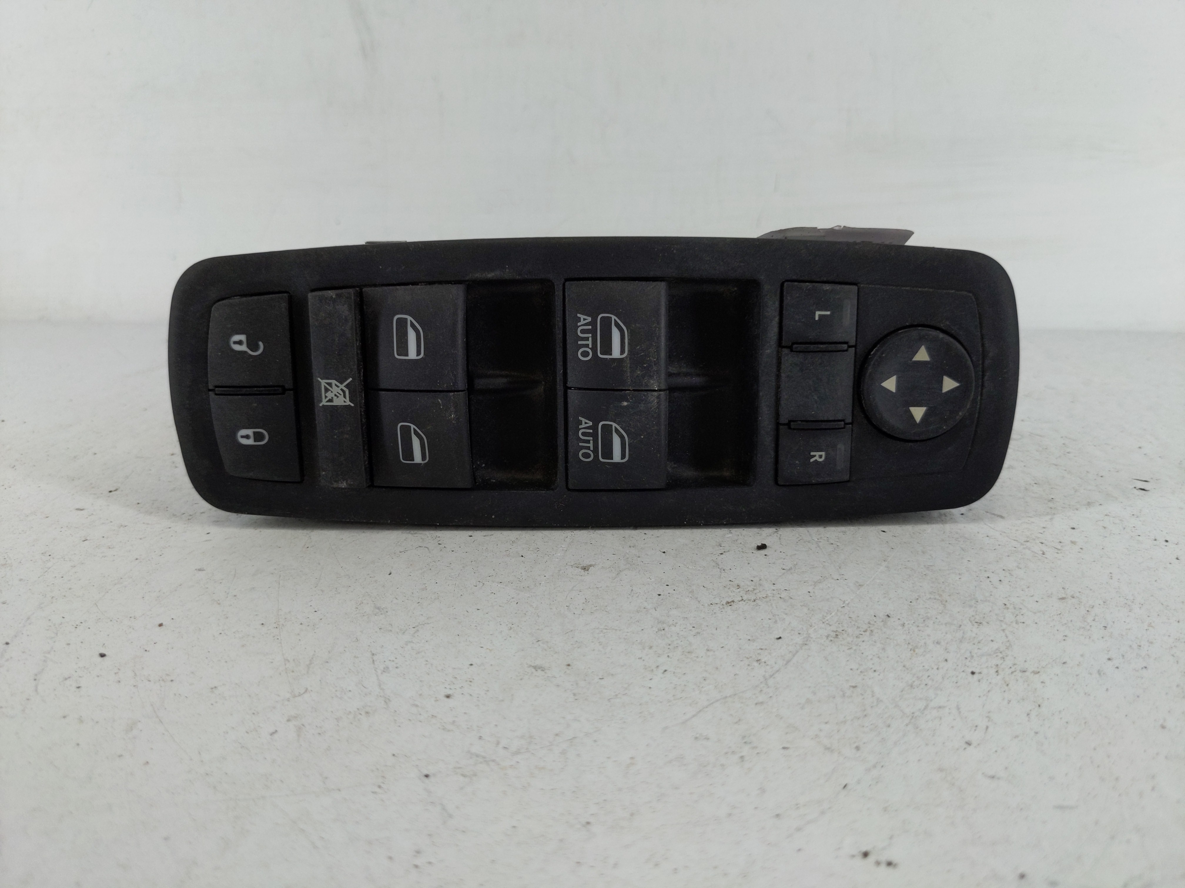 2015-2022 Jeep Cherokee Driver Left Door Master Power Window Switch 1148577 - Oemusedautoparts1.com