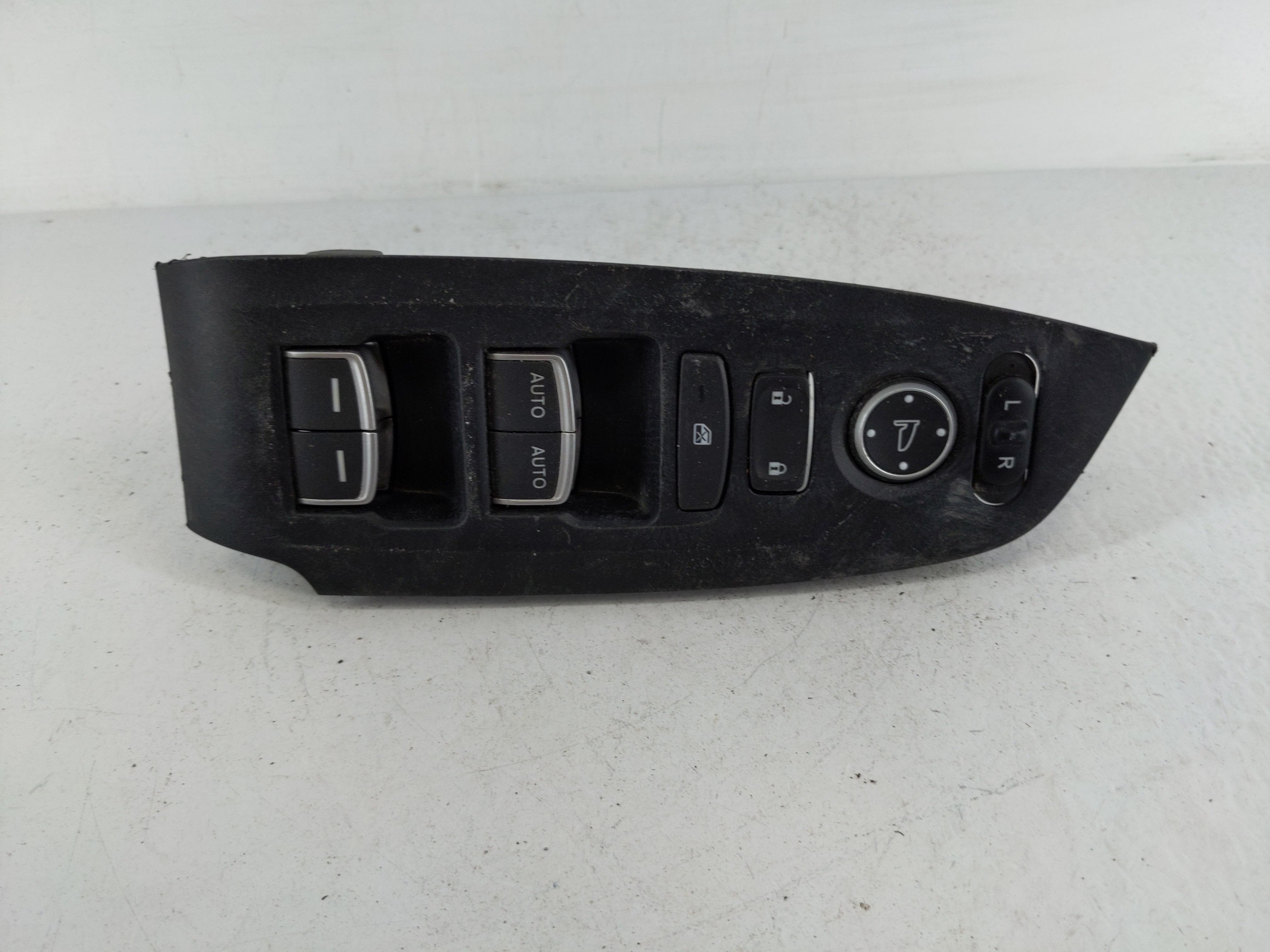 2018-2022 Honda Accord Driver Left Door Master Power Window Switch 1148585 - Oemusedautoparts1.com
