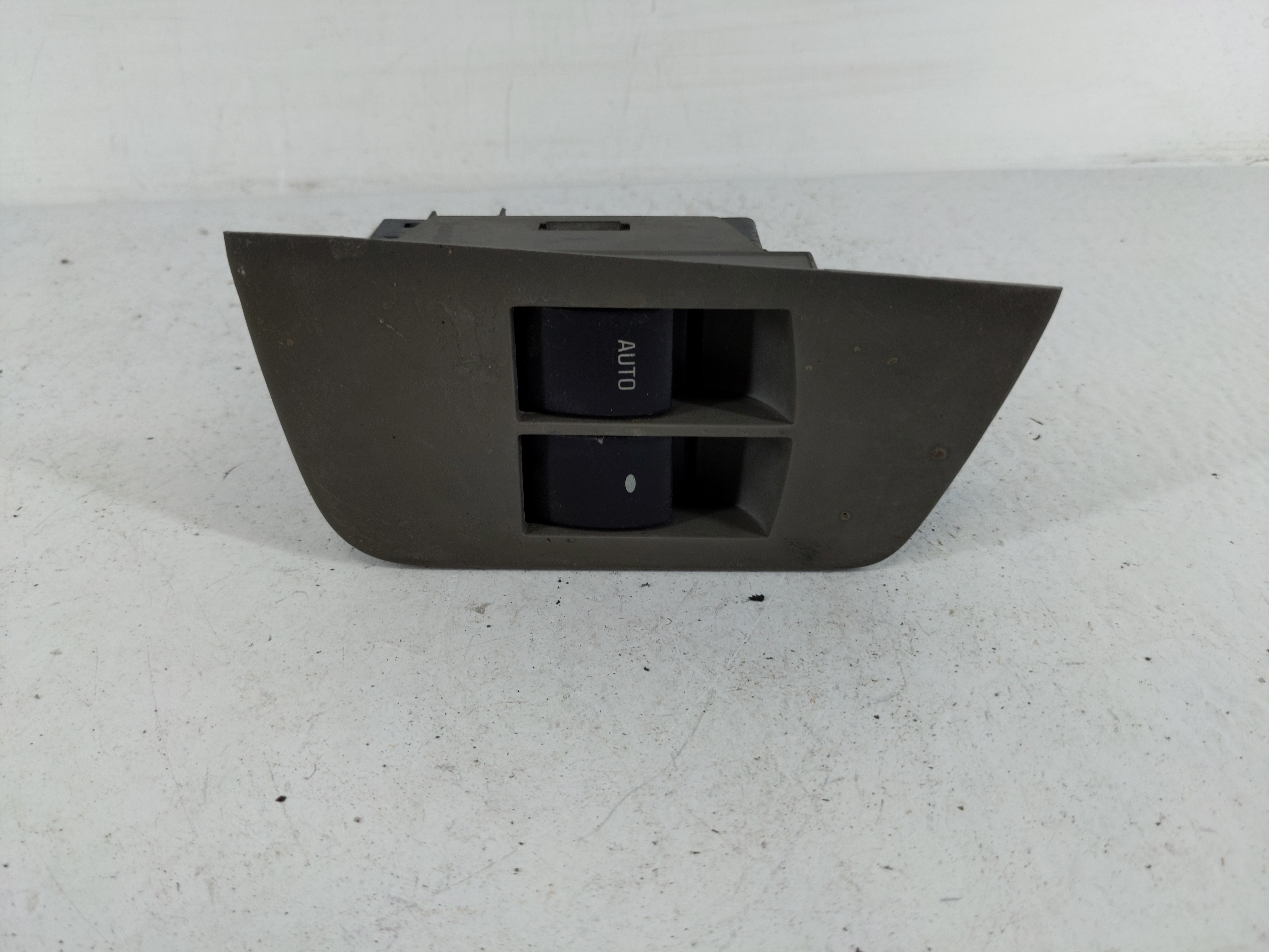 2008 Chevrolet Express 2500 Driver Left Door Master Power Window Switch 1148595 - Oemusedautoparts1.com