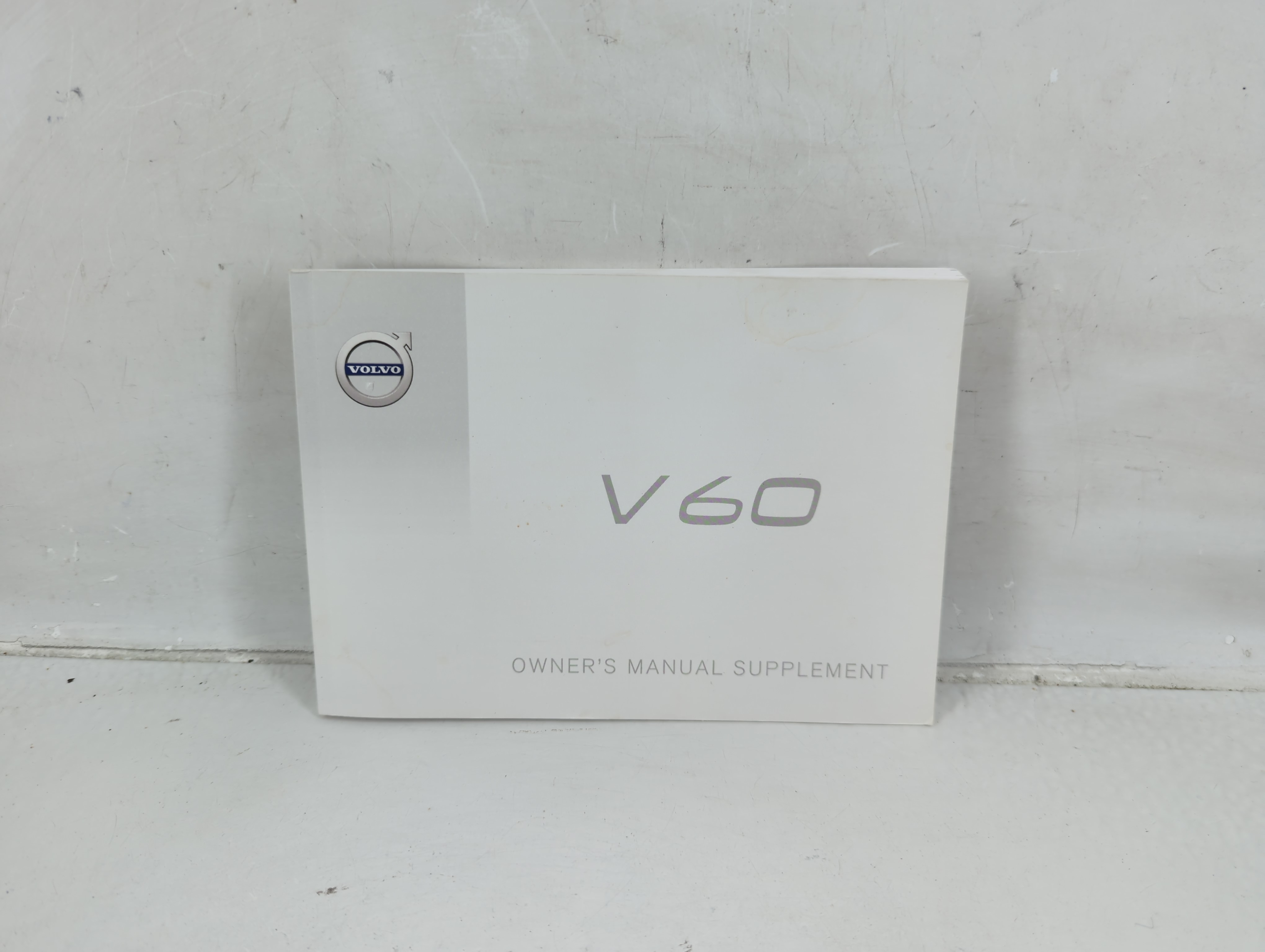 2016 Volvo V60 Owners Manual Book Guide 1148613 - Oemusedautoparts1.com