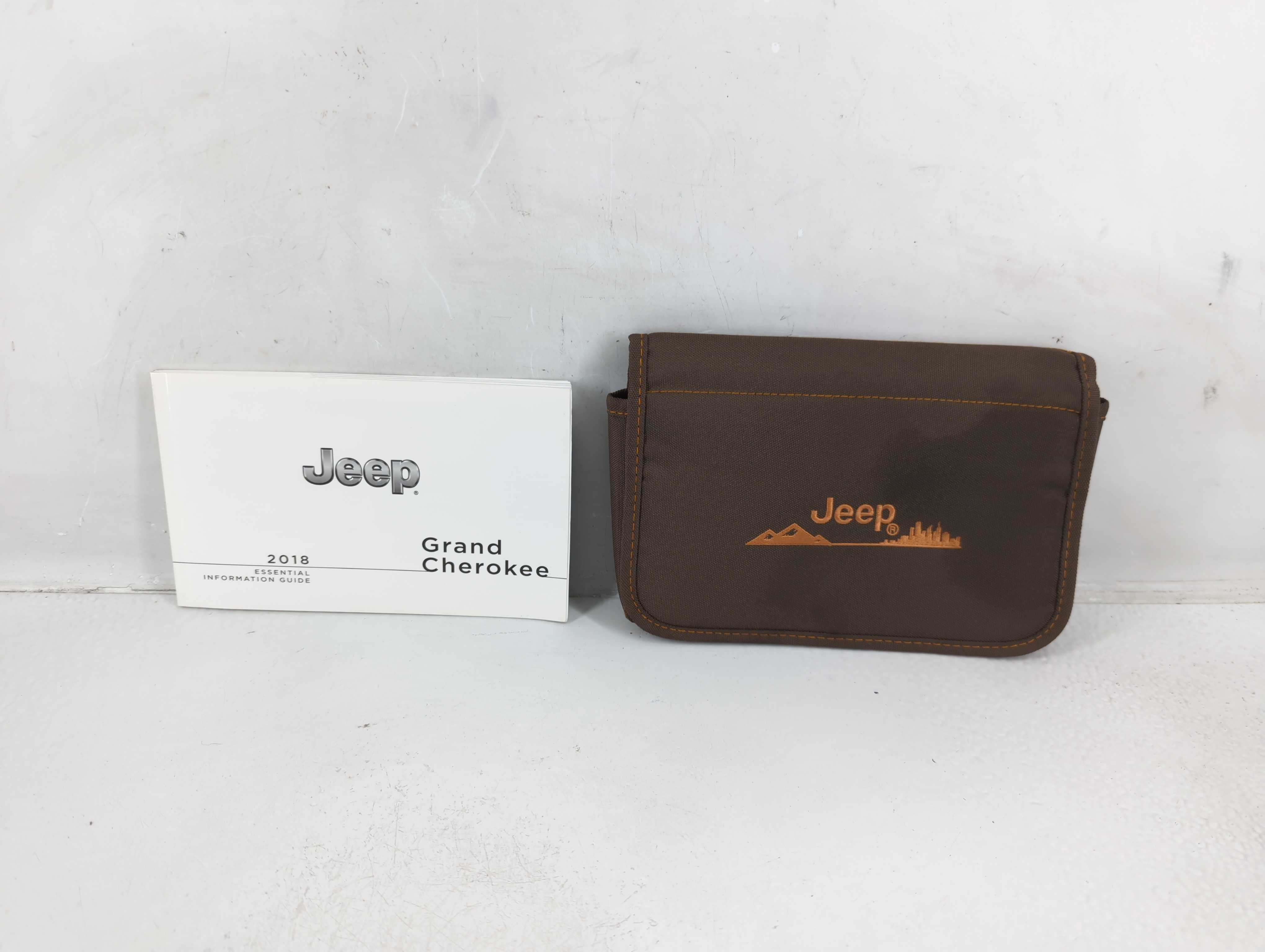 Picture of 2018 Jeep Grand Cherokee Owners Manual Book Guide 1148722