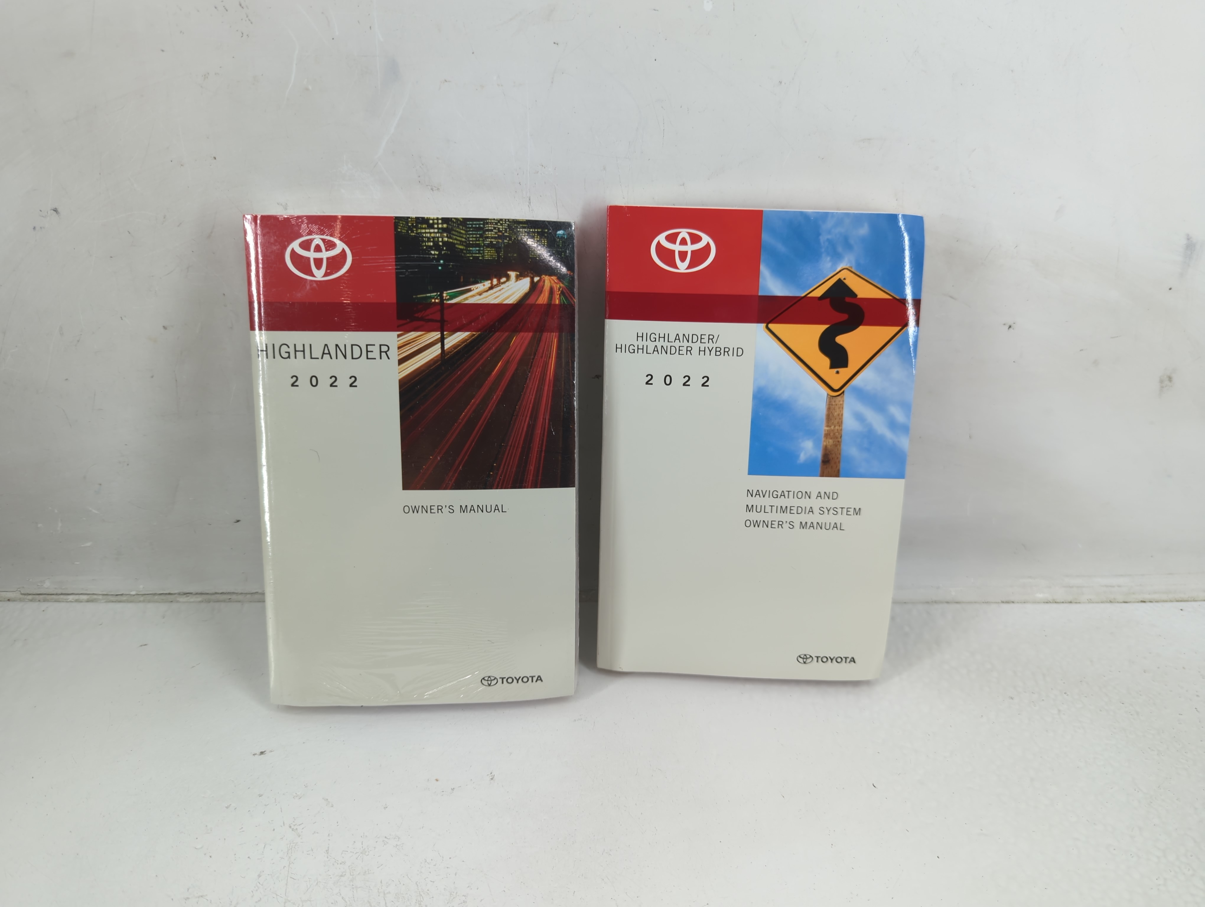 2022 Toyota Highlander Owners Manual Book Guide 1148725 - Oemusedautoparts1.com