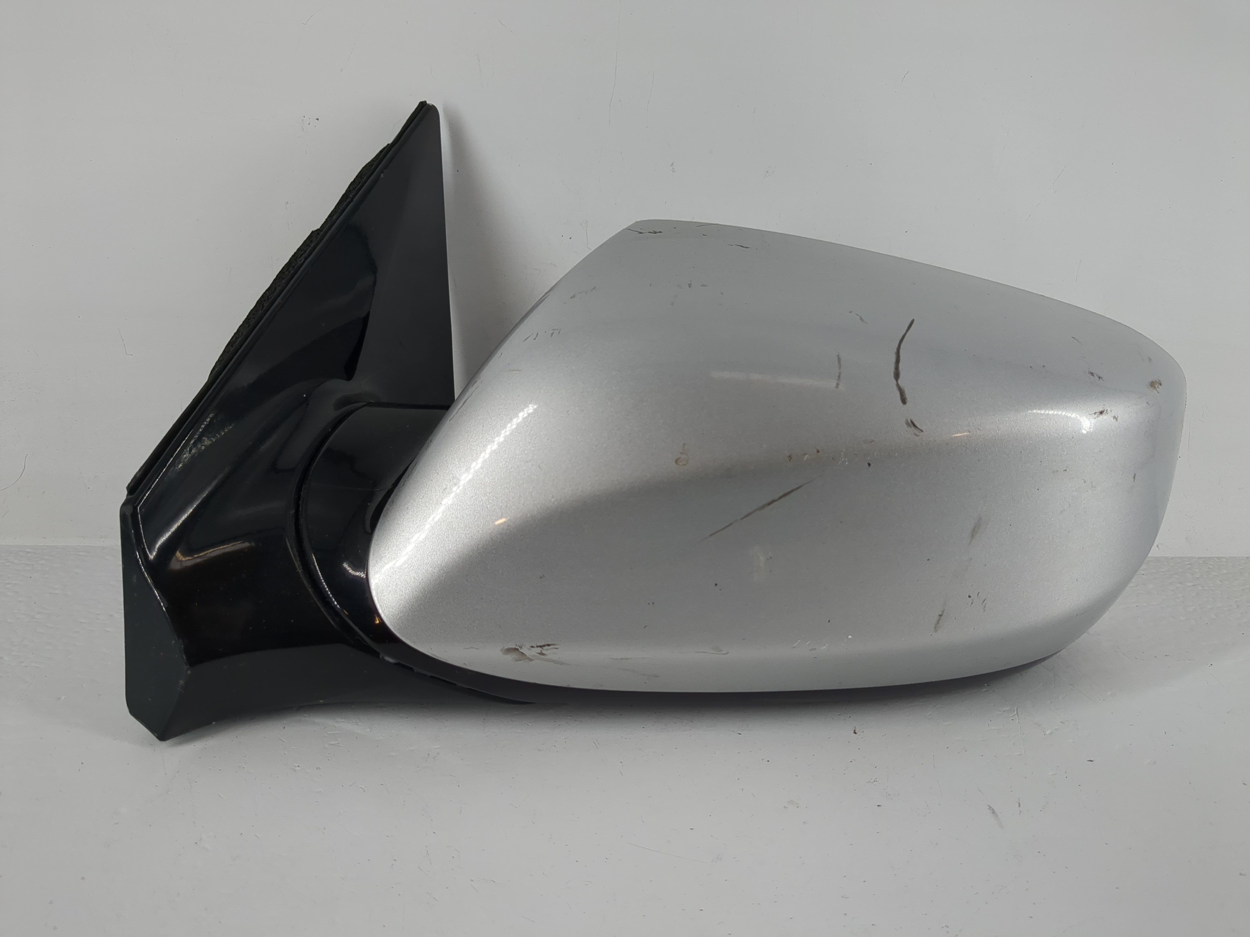 2013-2016 Hyundai Santa Fe Driver Left Side View Manual Door Mirror 1148728 - Oemusedautoparts1.com